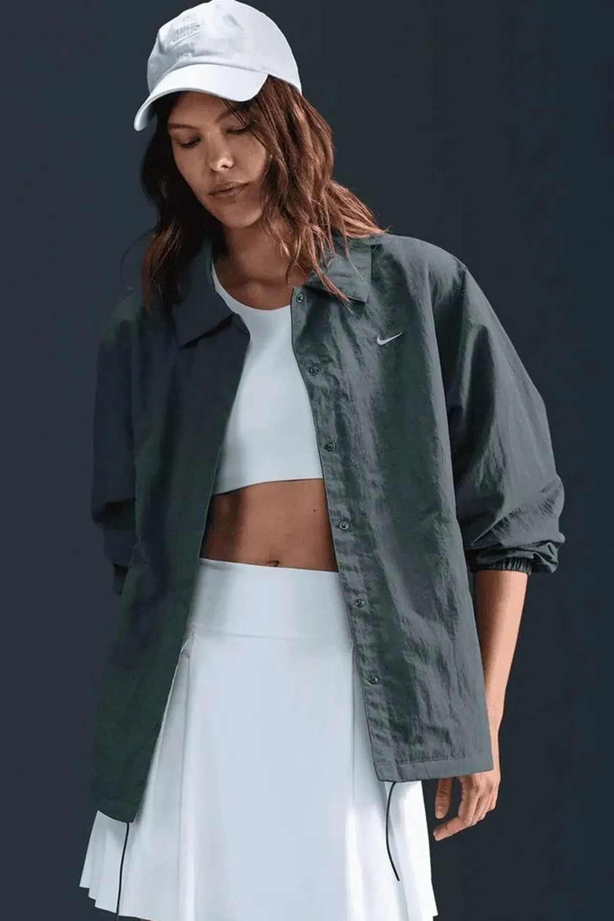 Nike Sportswear Oversize UV Woven Coaches' Jacket Kadın Oversize UV Dokuma Kadın Antrenör Ceketi Yeşil