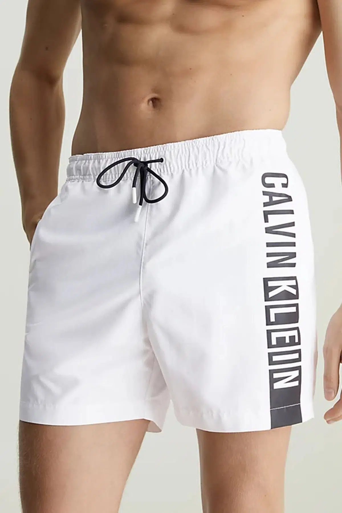Calvin Klein Intense Power Medium Drawstring Swim Short Erkek Orta Boy Yüzme Şortu Beyaz