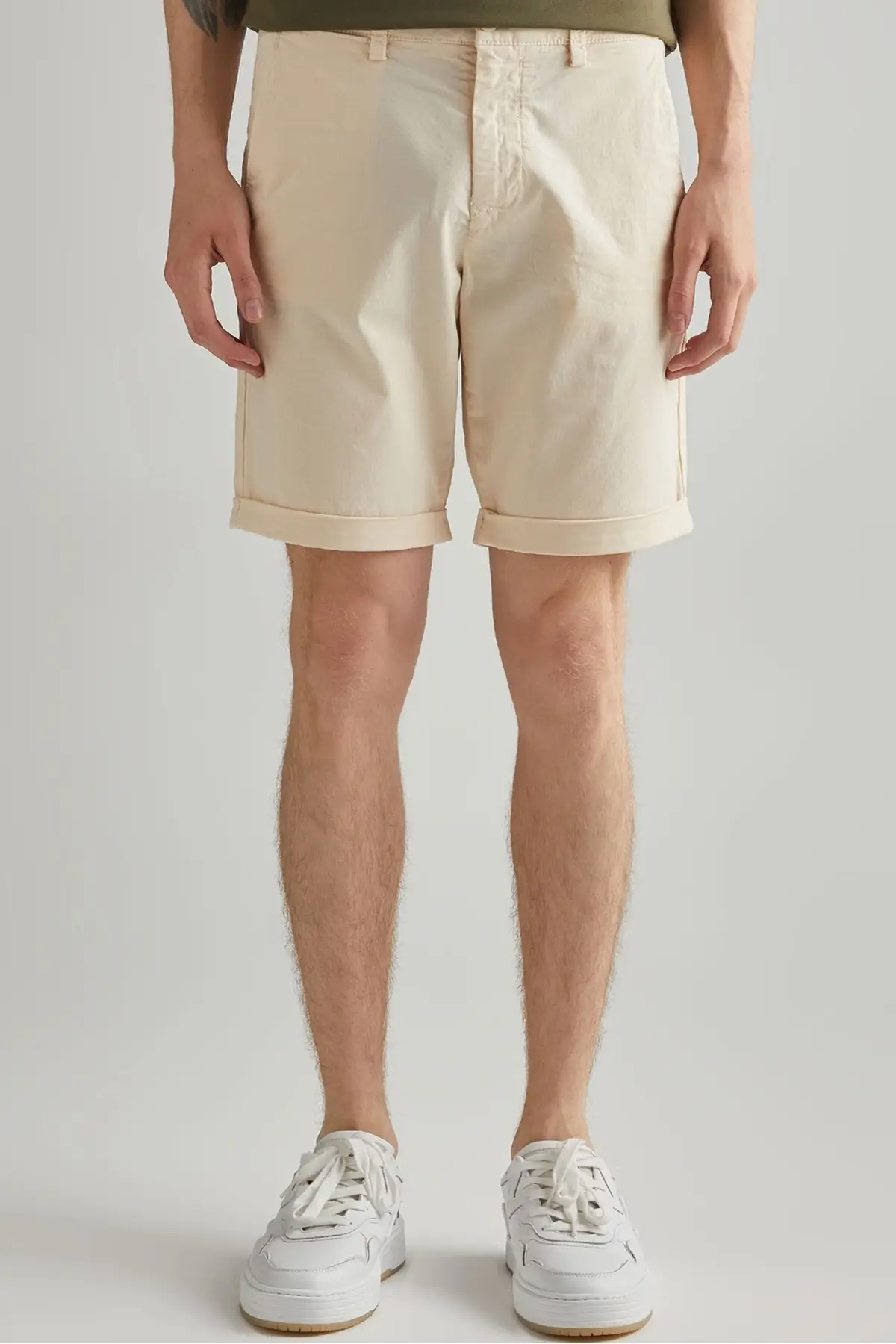205043-130 GANT Men's Regular Fit Allister Sunfaded Chino Bermuda Cream Shorts Erkek Kanvas Bermuda Şort Krem