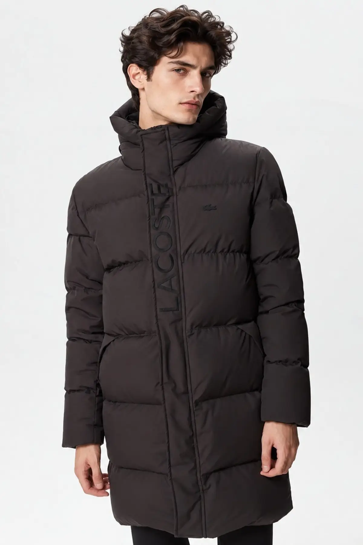 BH2426-26S Lacoste Down Fill Jacket Erkek Çıkarılabilir Kapüşonlu Kapitone Rahat Kesim Suya Dayanıklı Kaz tüyü Mont Bej