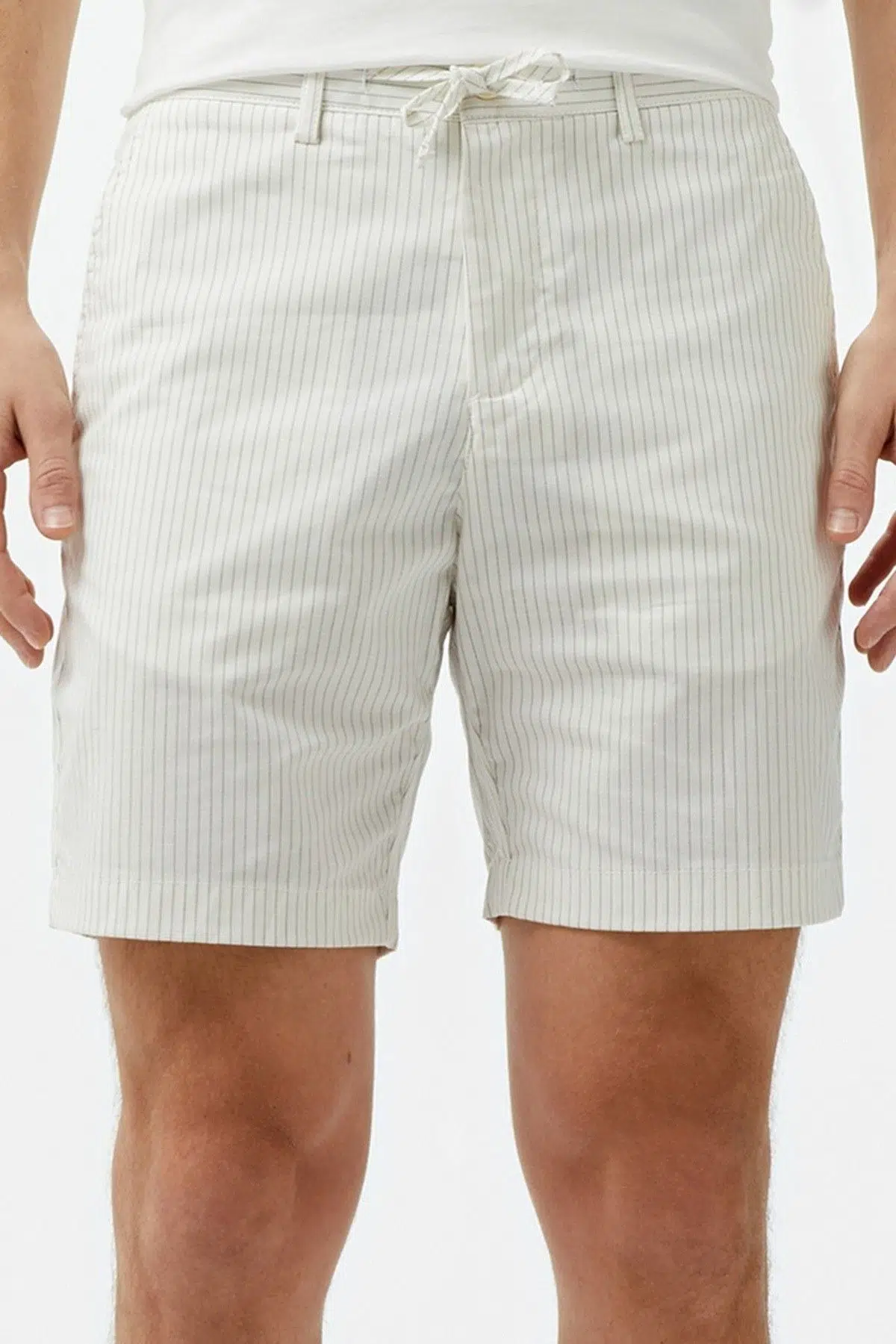 Lacoste Men's Slim Fit Bermuda Shorts Erkek Dar Kesim Pamuk Bermuda Şort Beyaz
