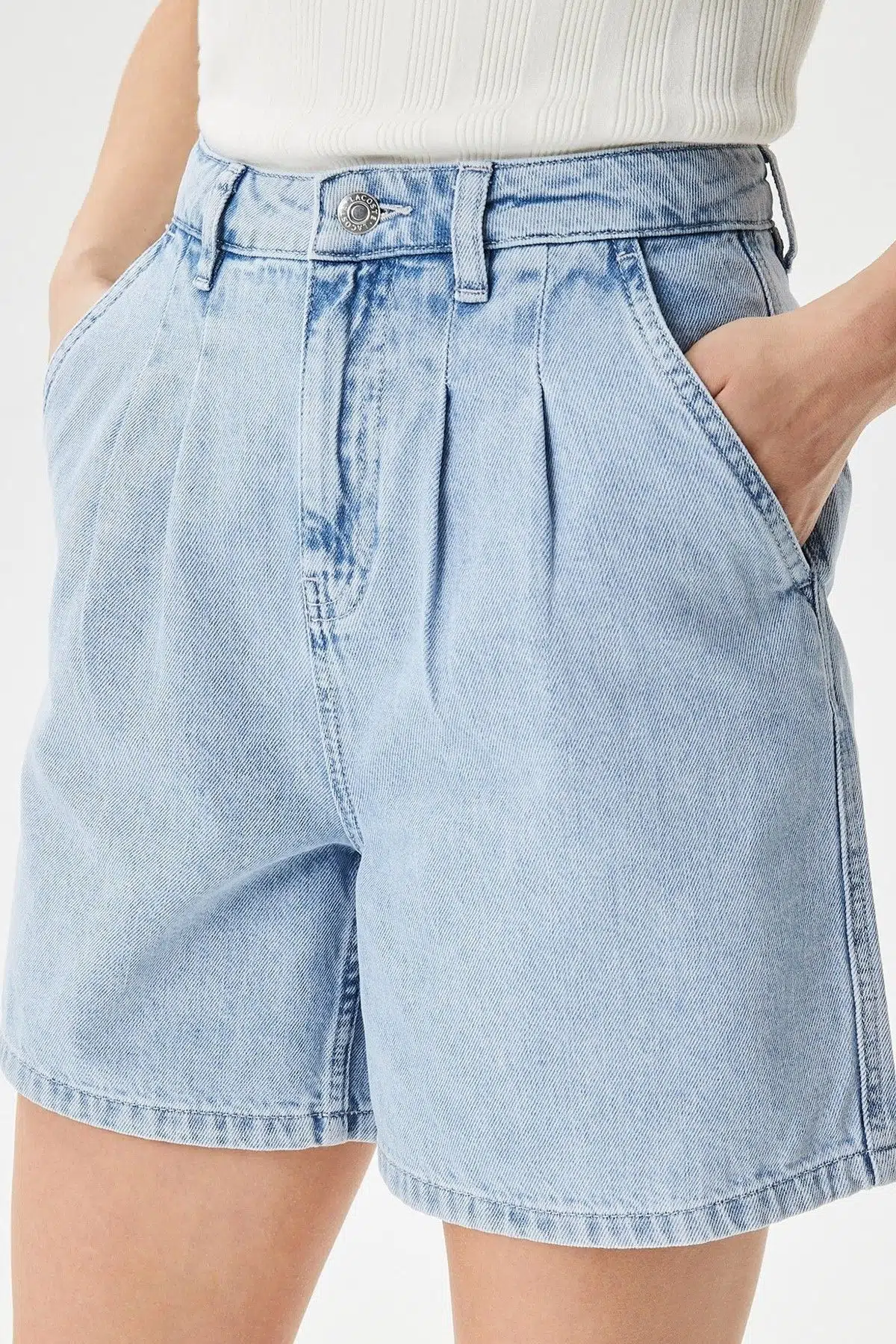 Lacoste Women's Loose Fit Denim Light Blue Bermuda Jean Shorts Kadın Bol Kesim Kot Şort Açık Mavi