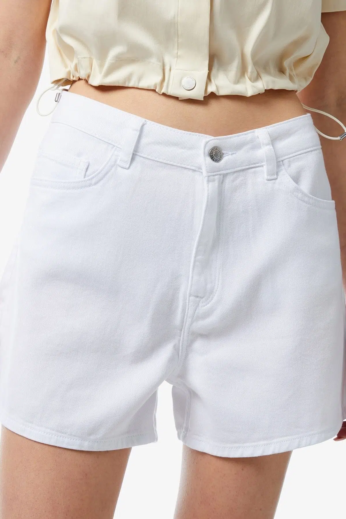 Lacoste Women's Regular Fit Denim White Jean Shorts Kadın Bermuda Kot Şort Beyaz