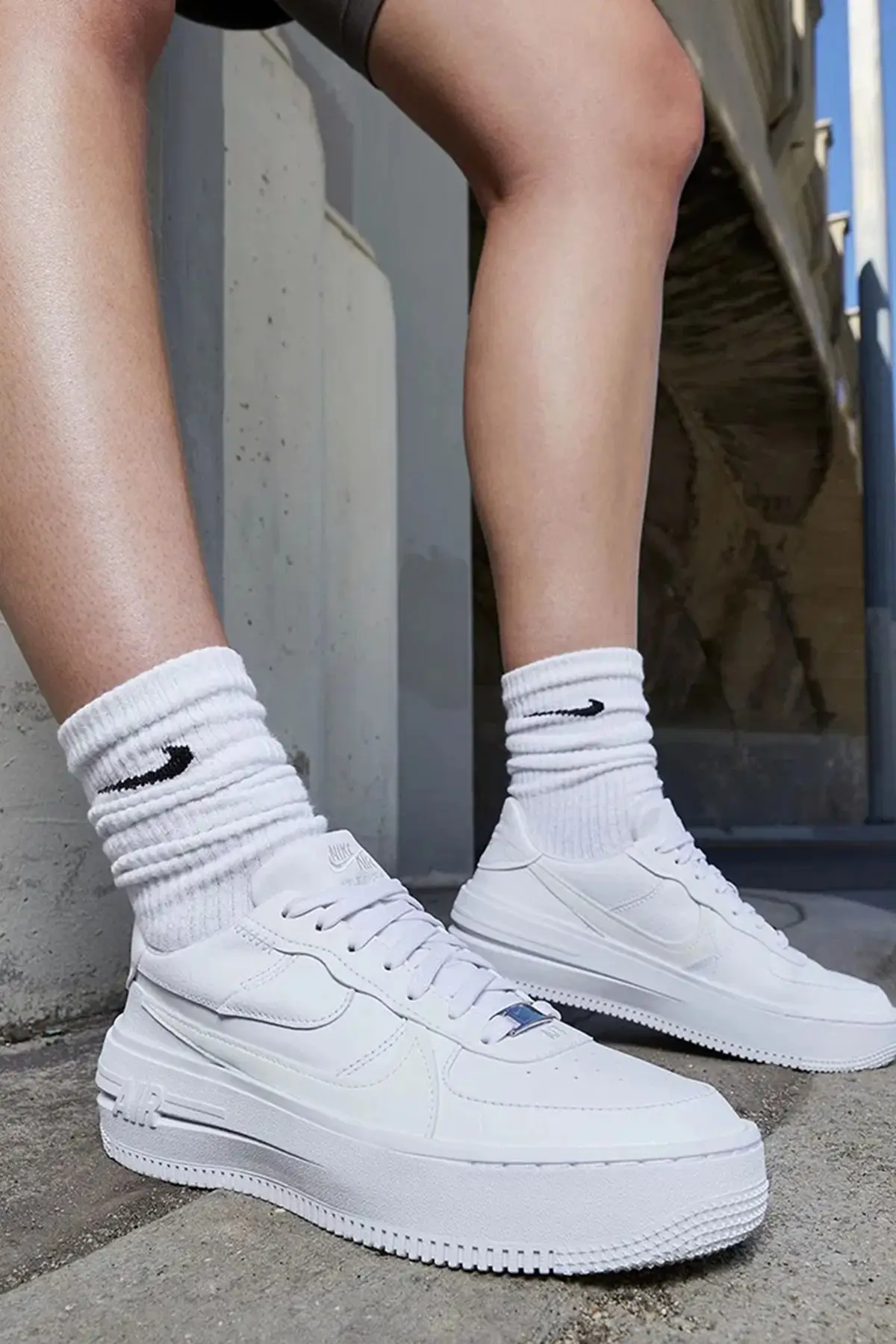 DJ9946-100 Nike Air Force 1 PLT.AF.ORM Beyaz Kadın Spor Ayakkabı