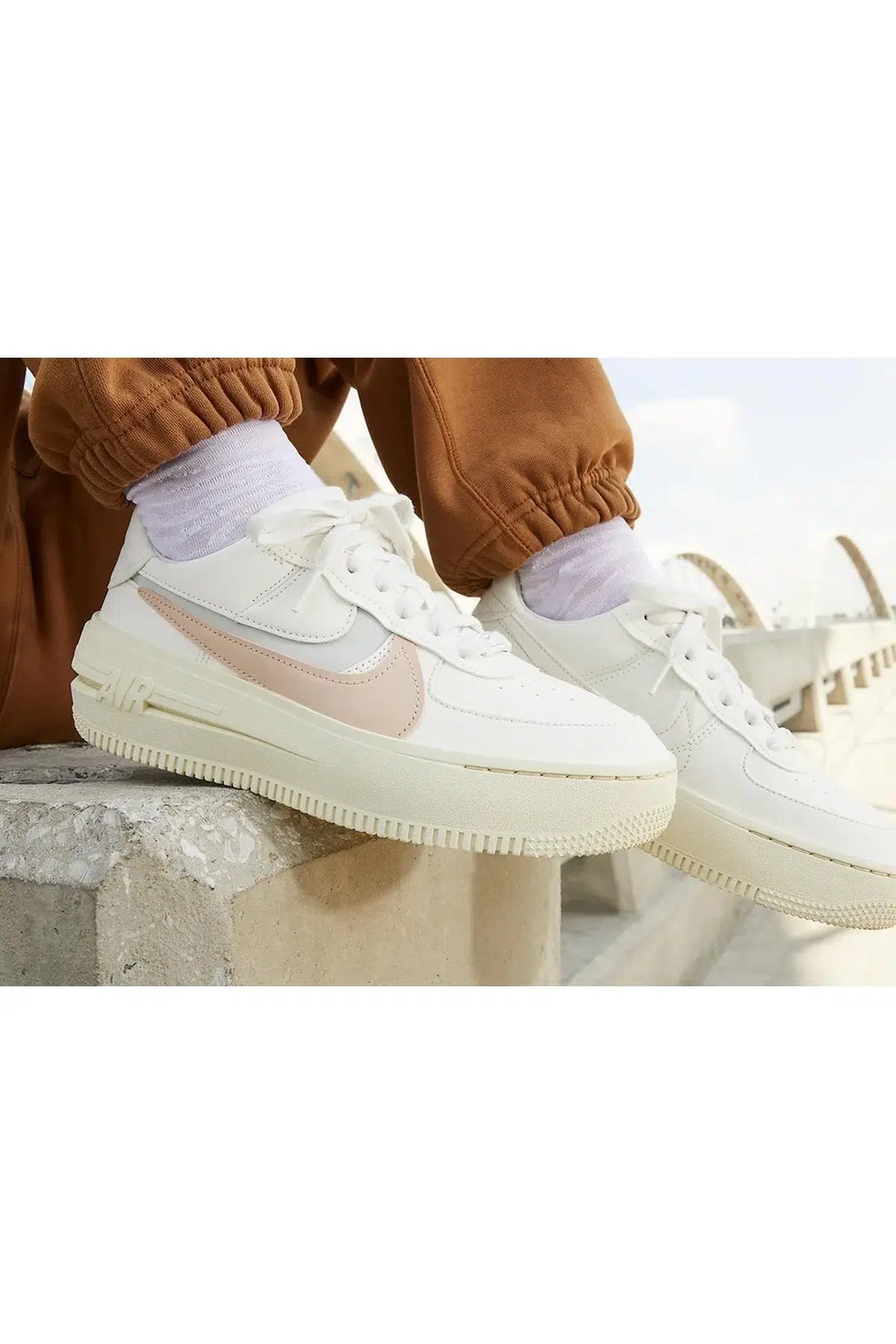 Nike Air Force 1 PLT AF ORM Krem Kadın Spor Ayakkabı