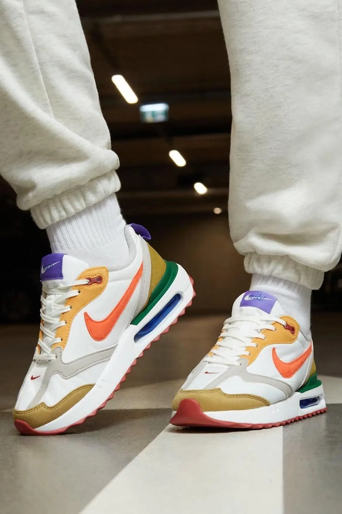 Nike Air Max Dawn Sneaker G. S. Kadın Günlük Spor Ayakkabı Beyaz