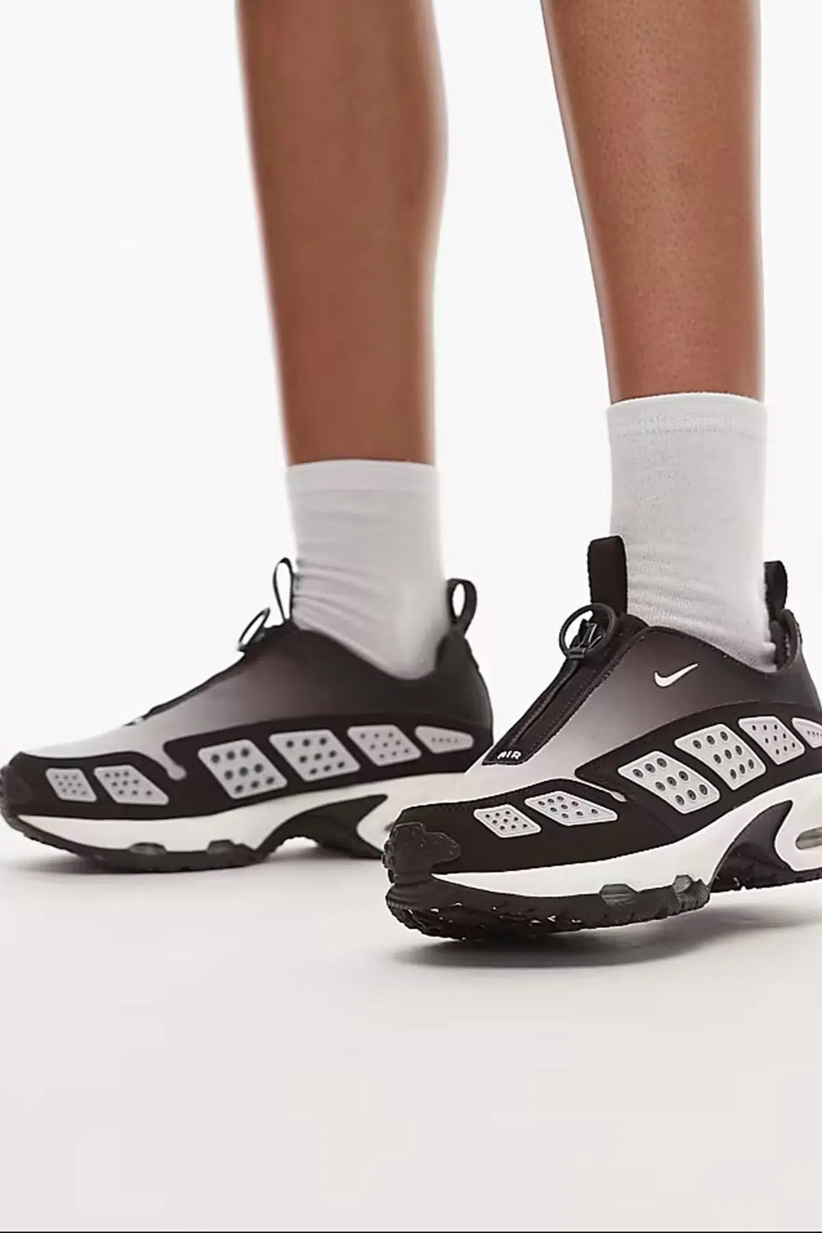 Nike Air Max SNDR ''Black Gray''Fermuar Detaylı Gizli Bağcıklı Reflektörlü Günlük Spor Ayakkabı Siyah Gri