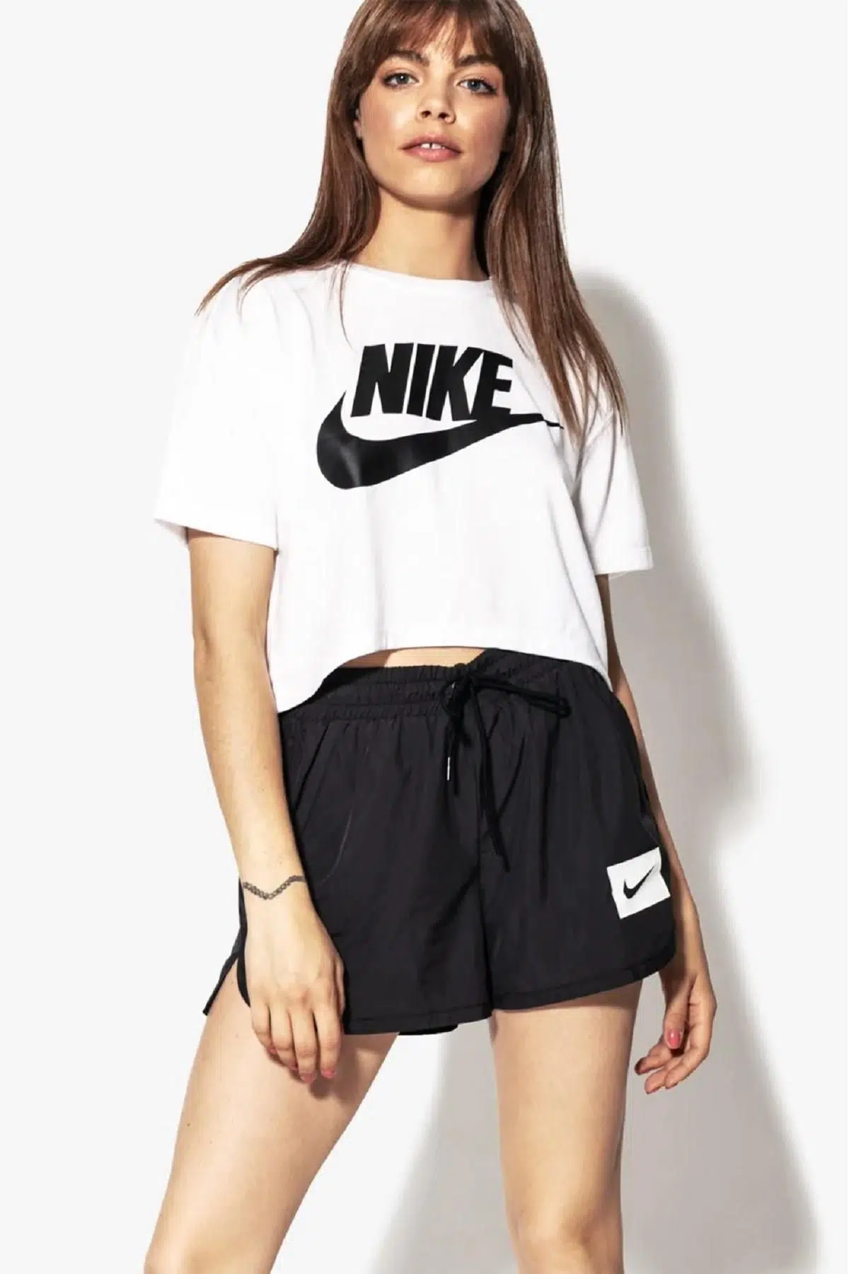 Nike W Sportswear Crop Loose Fit Kısa Beyaz Tişört