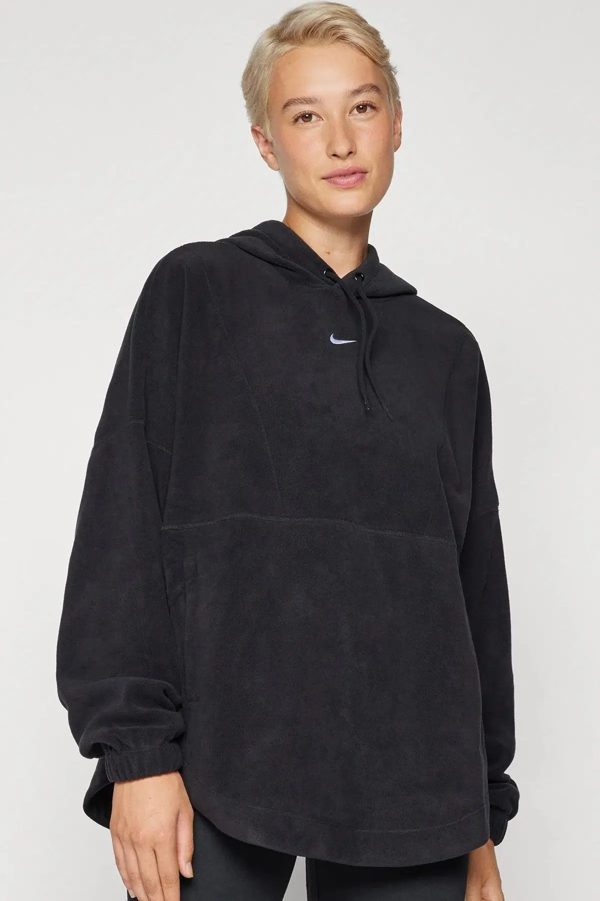 Nike Training One Terma Fit Pullover Fleece Oversize Hoodie Kadın Oversize Kapüşonlu Polar Sweatshirt Siyah