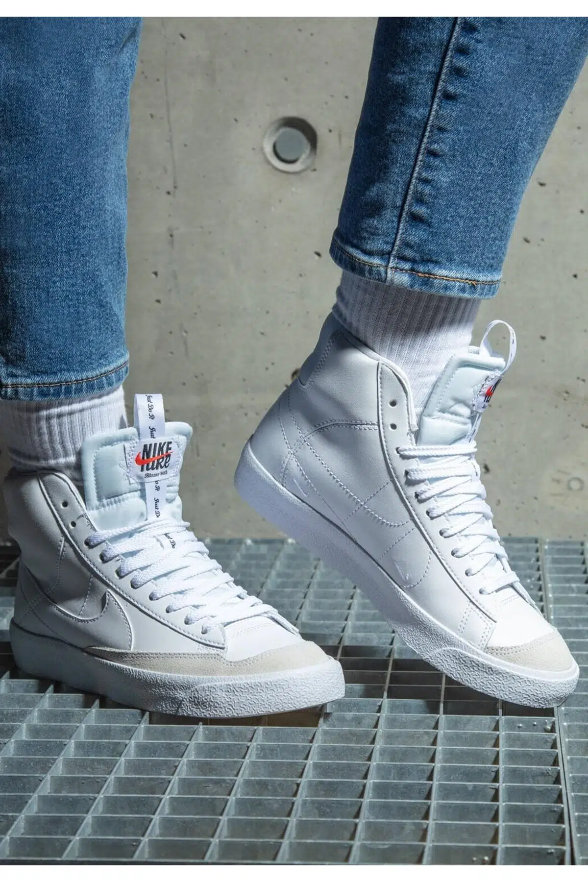 Nike Blazer Mıd 77 SE Dance Hakiki Deri Bilekli Kadın Sneaker Ayakkabı Beyaz