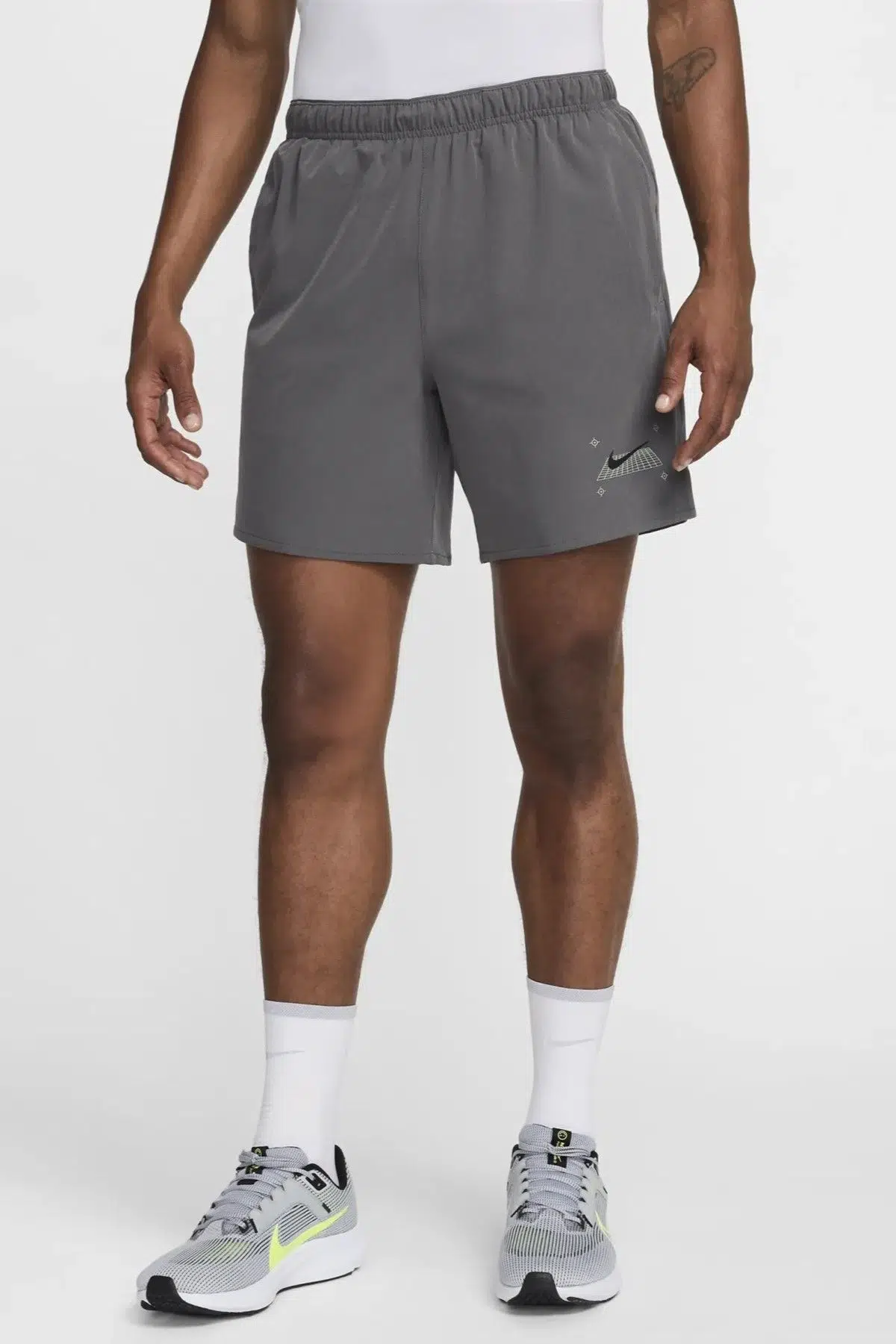 Nike Challenger Grid Mens Running Shorts Slip Astarlı Erkek Koşu Antreman Şortu Gri