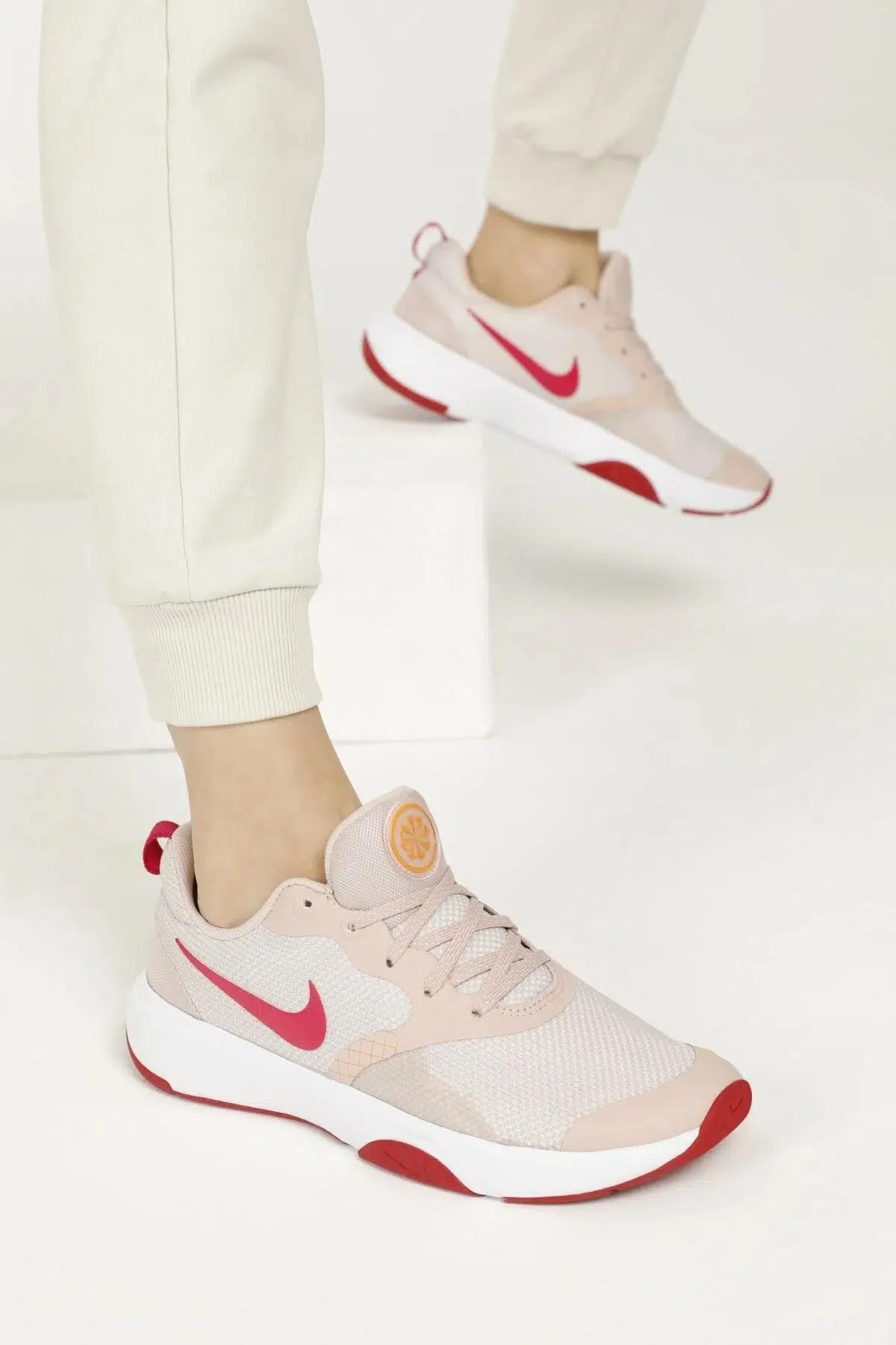 Nike City Rep TR Run Training Shoes Kadın Koşu Antrenman Ayakkabısı Somon