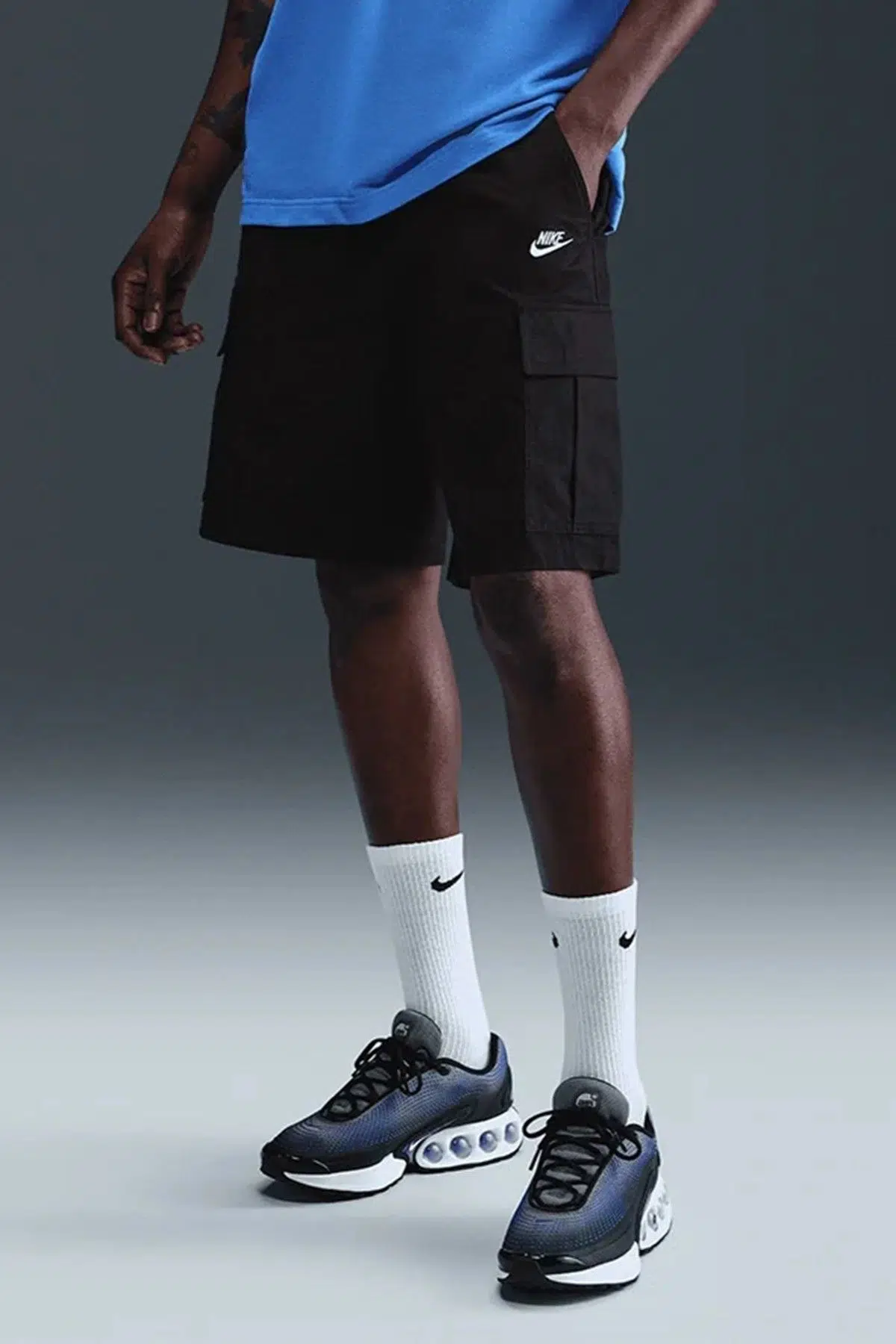 Nike Club Woven Cargo Short in Black Erkek Dokuma Kargo Cepli Şort Siyah Beyaz