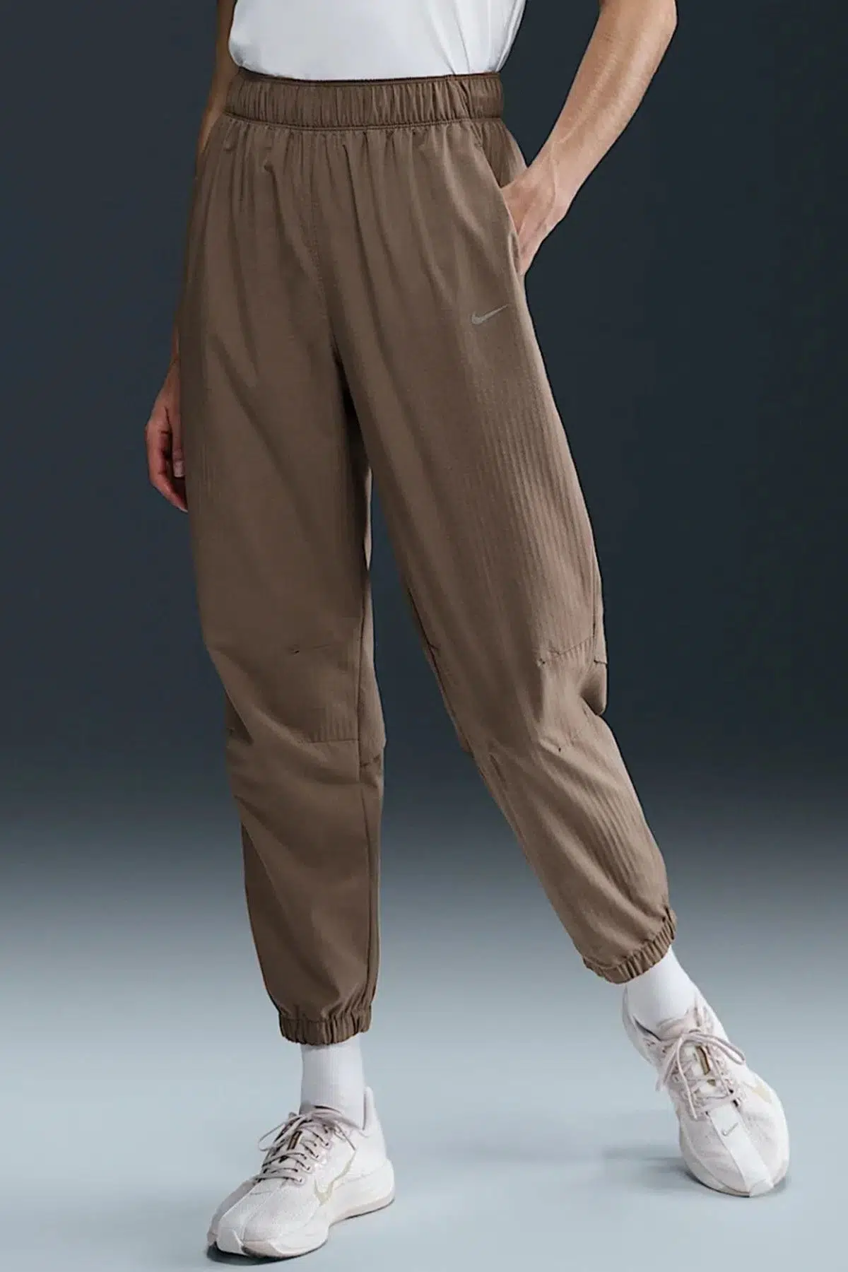 Nike Dri Fit Fast Women's Mid Rise 7/8 Warm Up Running Trousers Kadın Dokuma Reflektörlü Koşu Eşofman Altı Kahve