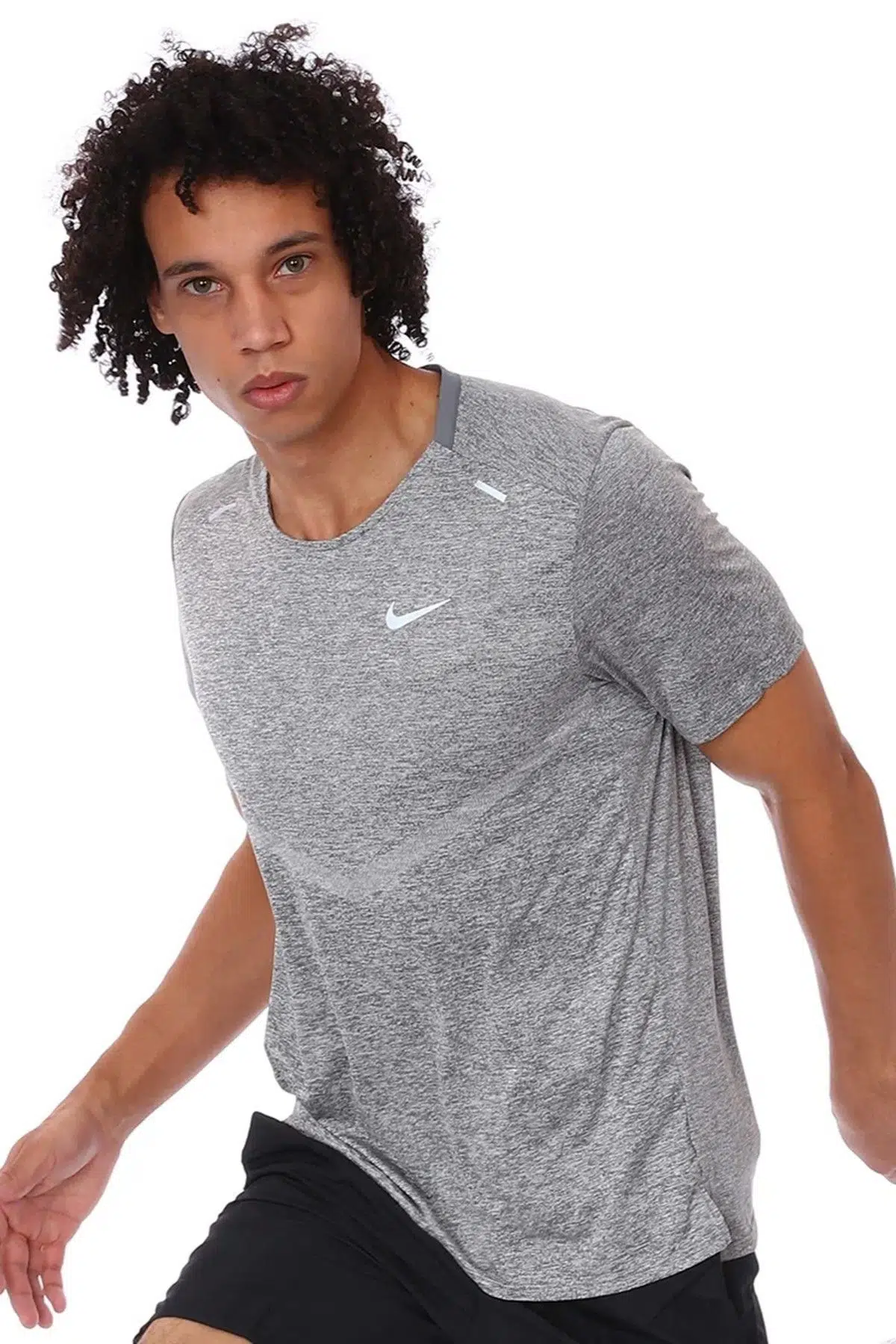 Nike Dri Fit Rise 365 Running Tee Gray Kısa Kollu Reflektörlü Erkek Koşu Tişörtü Gri