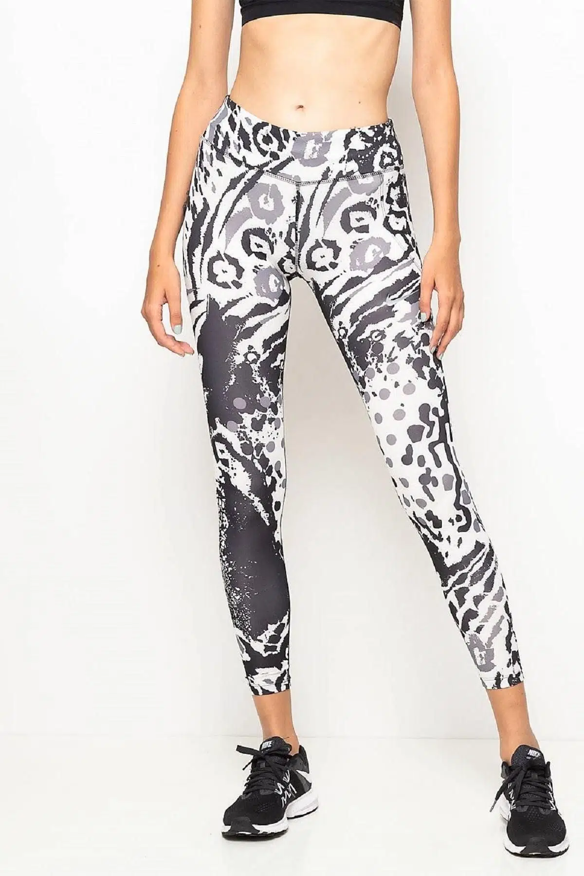 Nike Fast Running Tight Fit 7/8 Toparlayıcı Siyah Beyaz Tayt