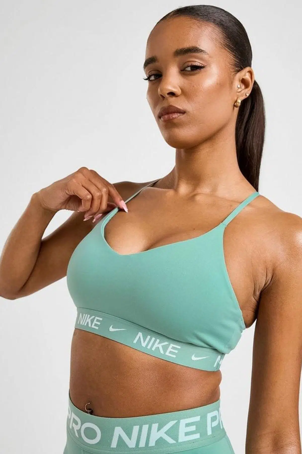 Nike Indy Light-Support Padded Adjustable Sports Bra Kadın Spor Bra Yeşil