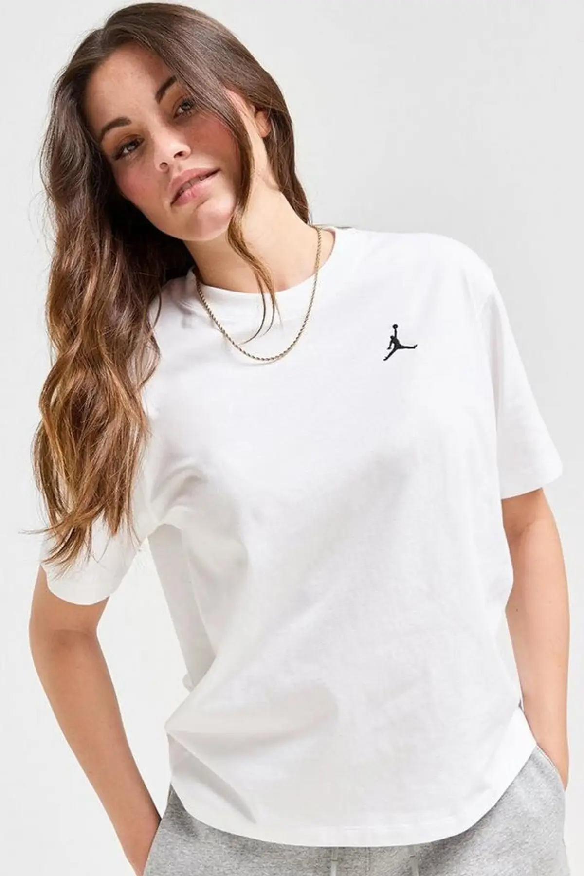 FN4500-101 Nike Jordan Essential Women's Loose Fit T-Shirt Kadın Nakış Logo Pamuklu Bol Kesim Tişört Beyaz