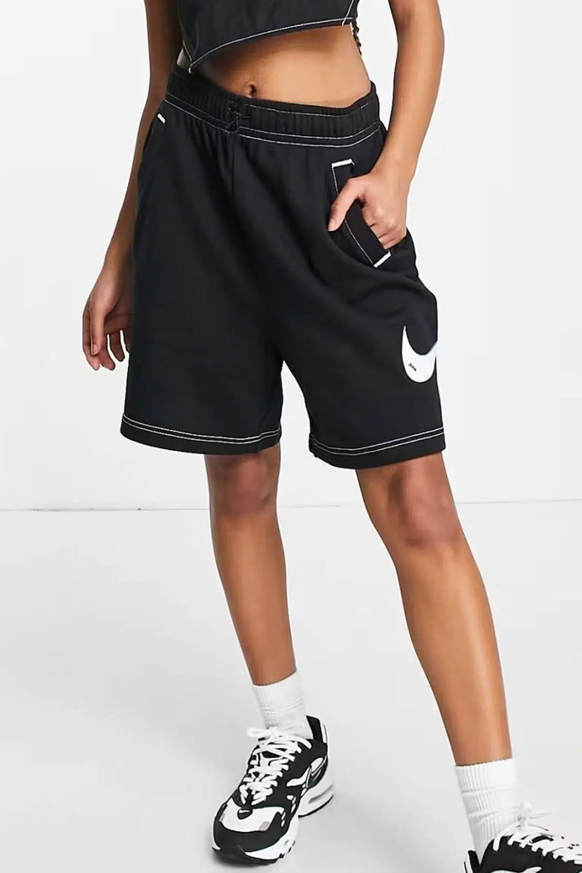 Nike Swoosh Contrast Stitch Fleece High Rise Loose Fit Shorts Kadın Yüksek Bel Bol Kesim Şort Siyah