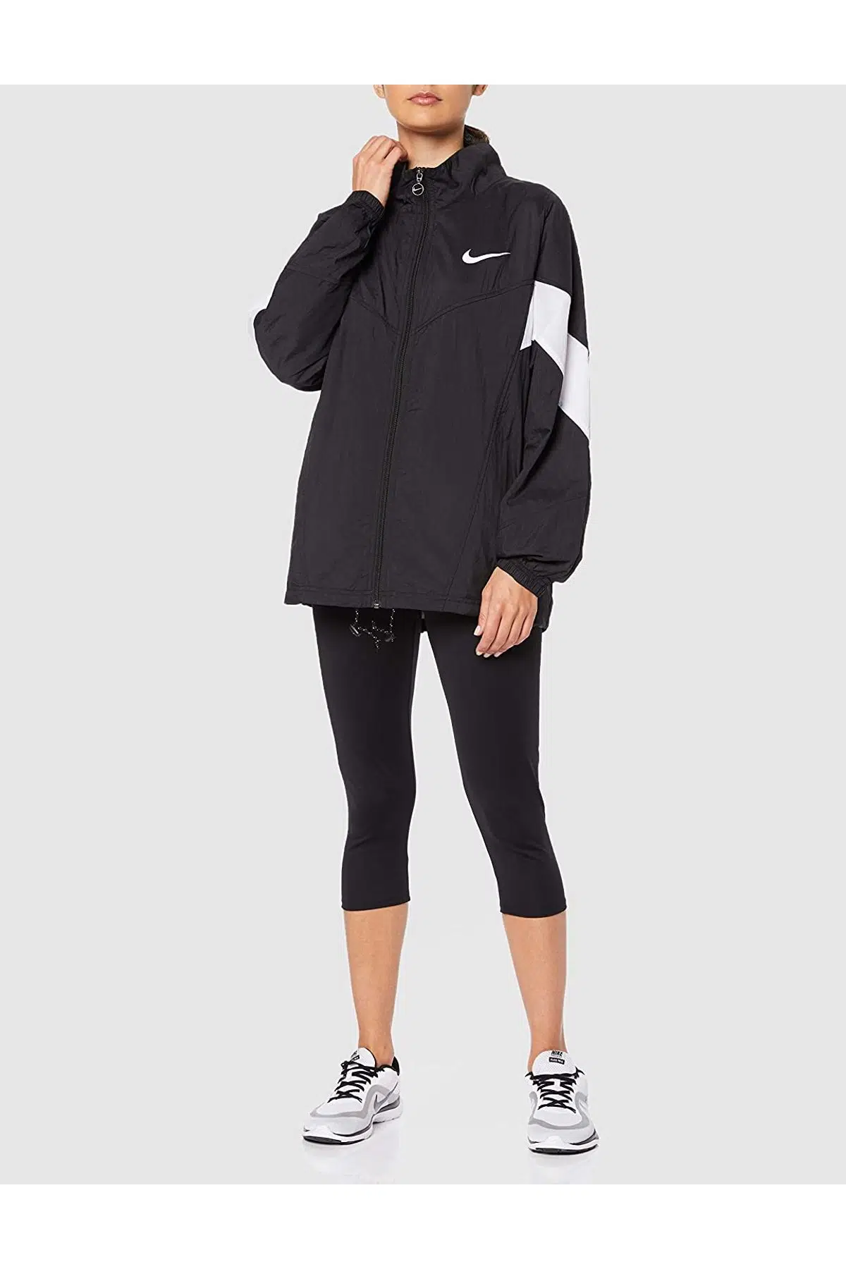 Nike Kadın Siyah Windrunner Retro Oversize Rüzgarlık AR2847-011