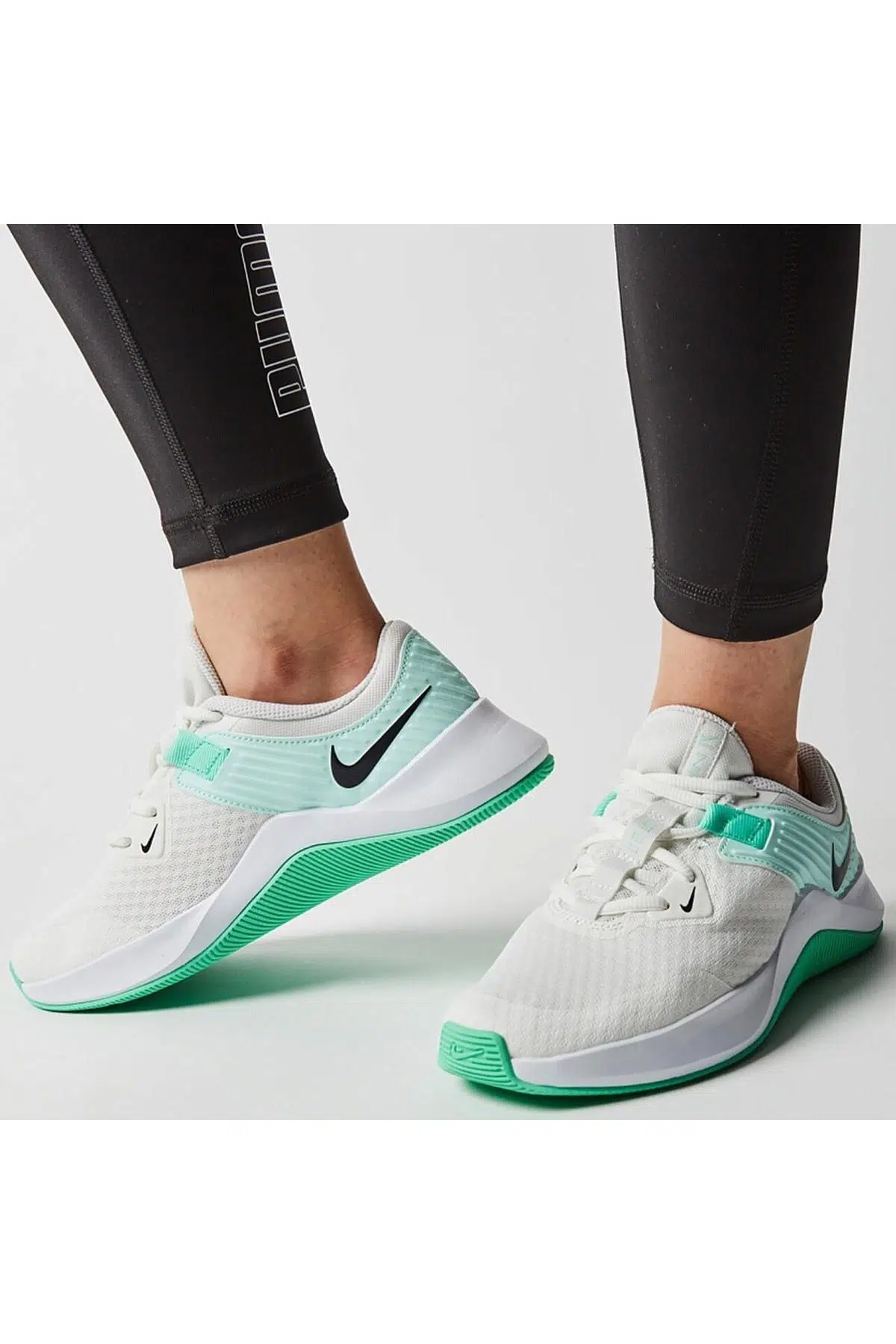 Nike MC Trainer Walk Training Shoes White Kadın Beyaz Yürüyüş Antrenman Ayakkabısı