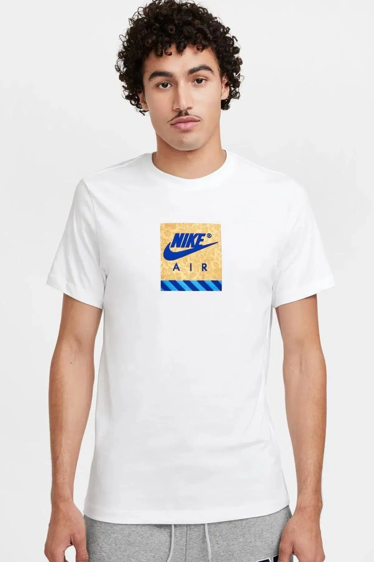 Nike Sportswear Gift Box Graphic T-shirt Erkek Grafik Spor Tişört Beyaz