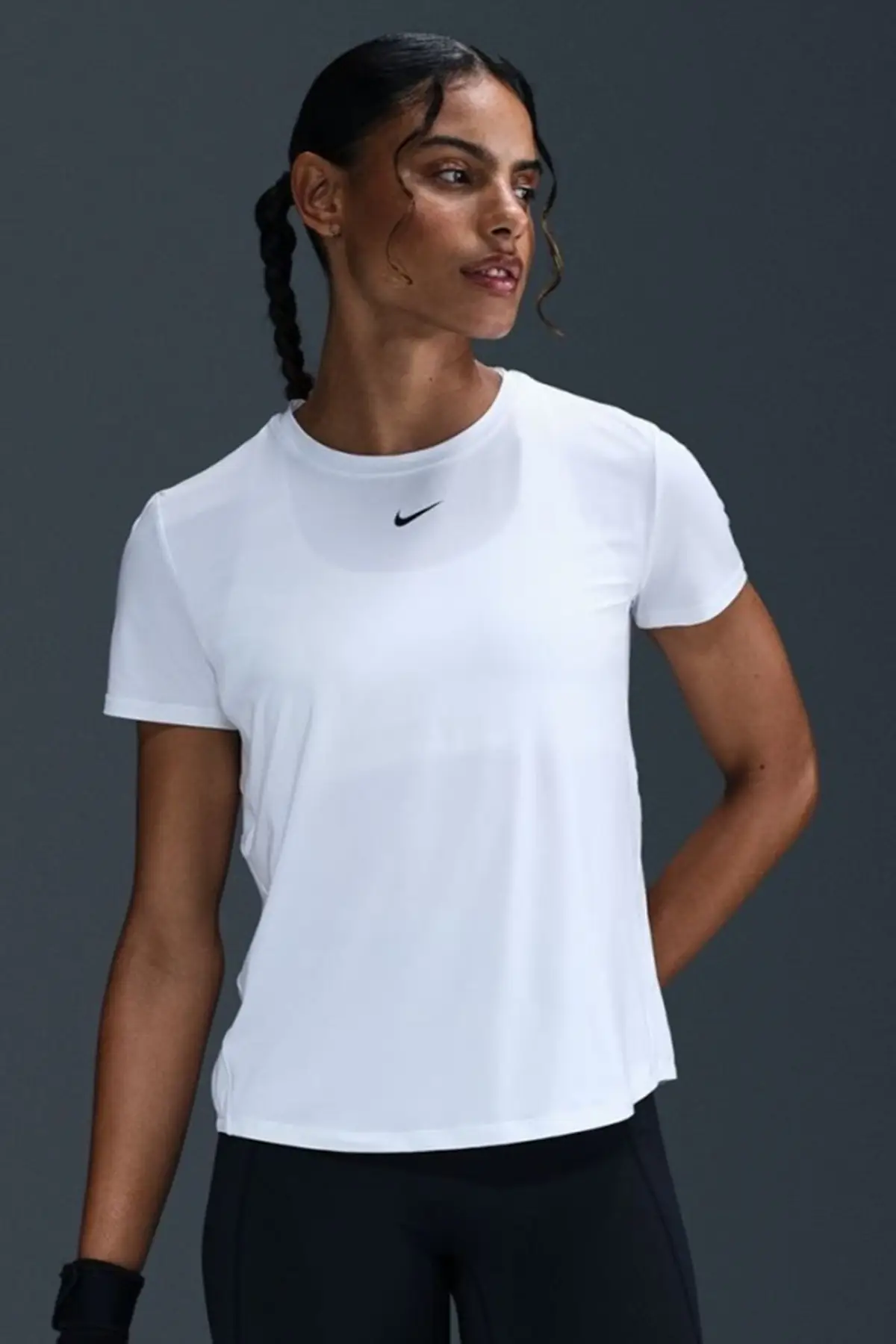 IB9408-100 Nike One Classic Training Dri-Fit T-shirt Kadın Antrenman Tişört Beyaz