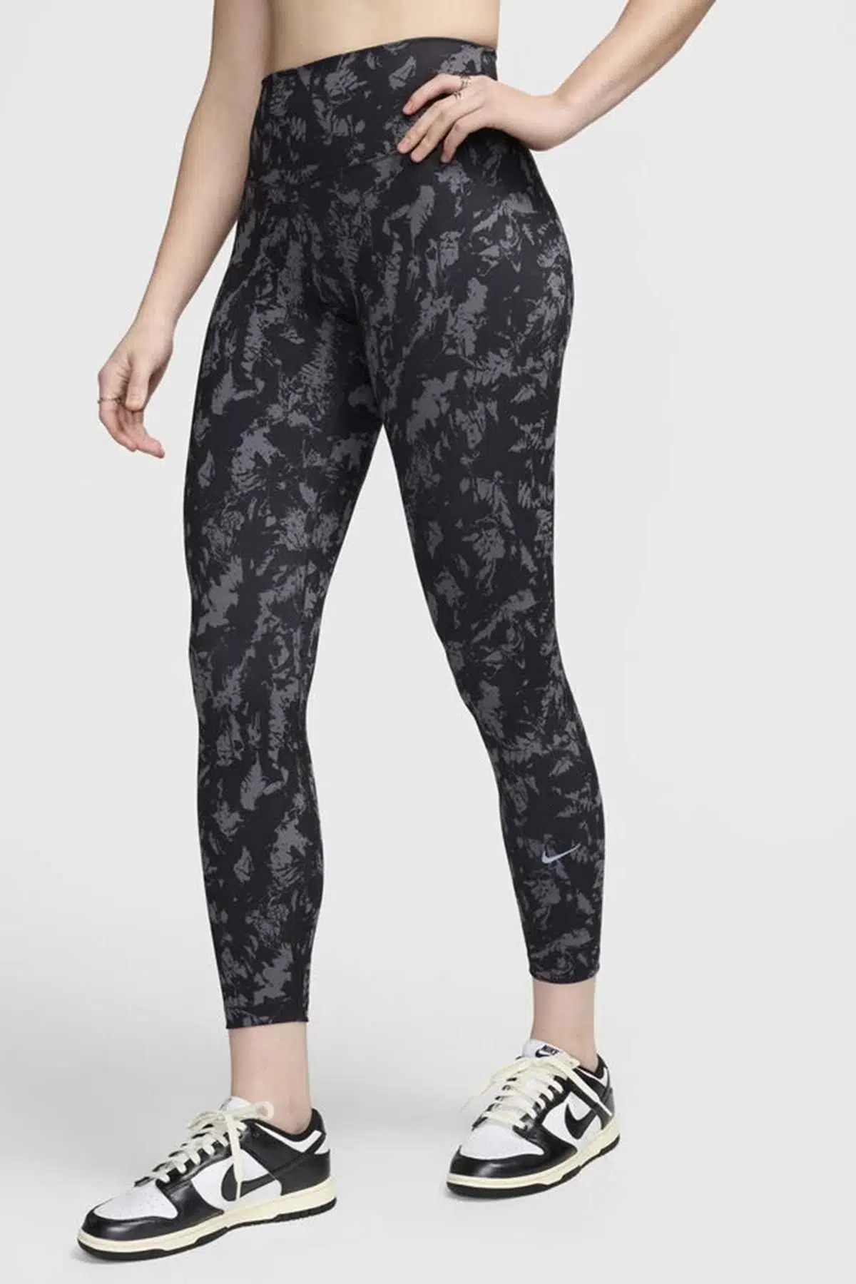 Nike OneWomen's High Rise 7/8 Printed Leggings Cepli Yüksek Belli Reflektörlü Tayt Siyah-Gri
