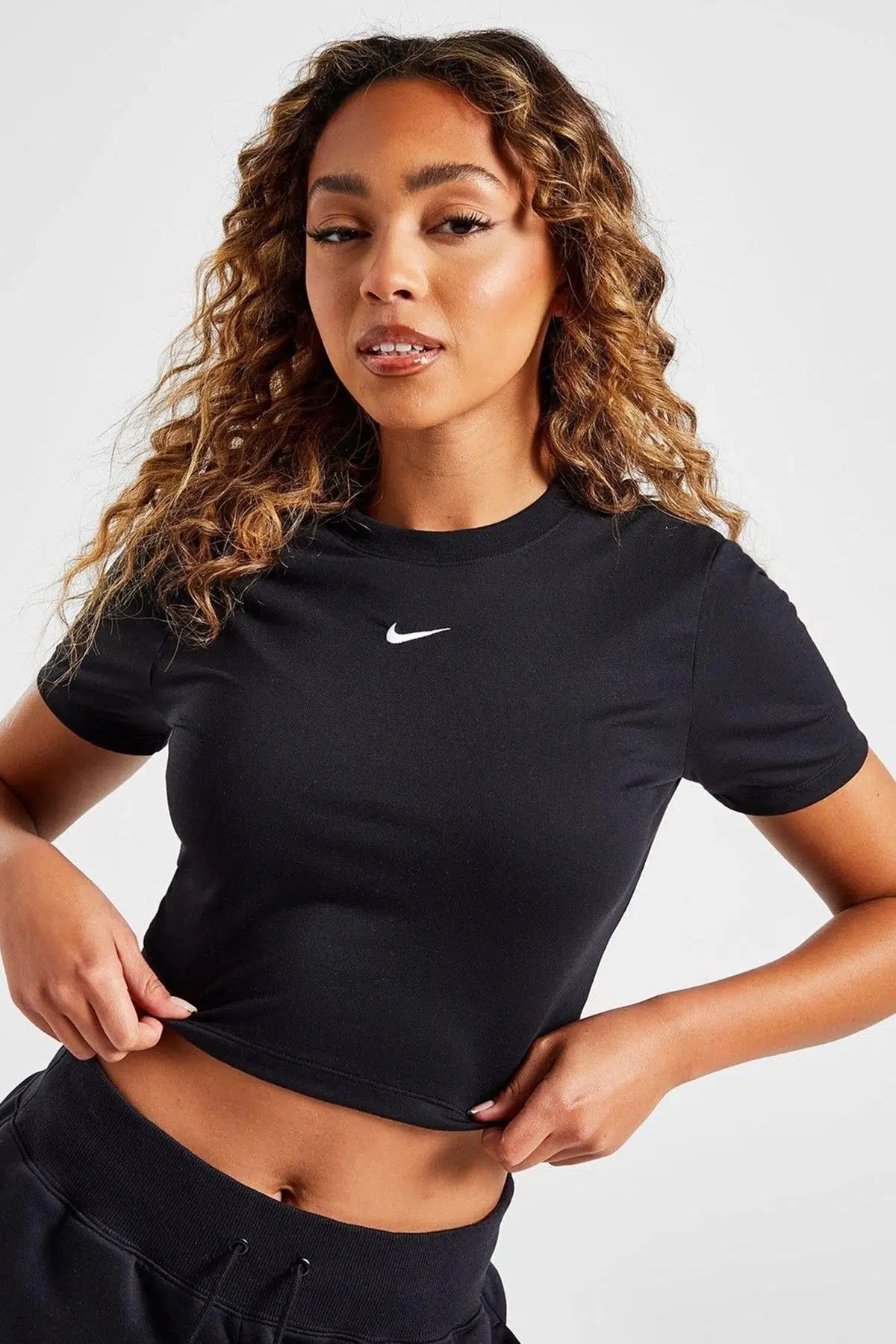 Nike Sportswear Essential Slim Cropped T-Shirt Kadın Slim Fit Crop Tişört Siyah