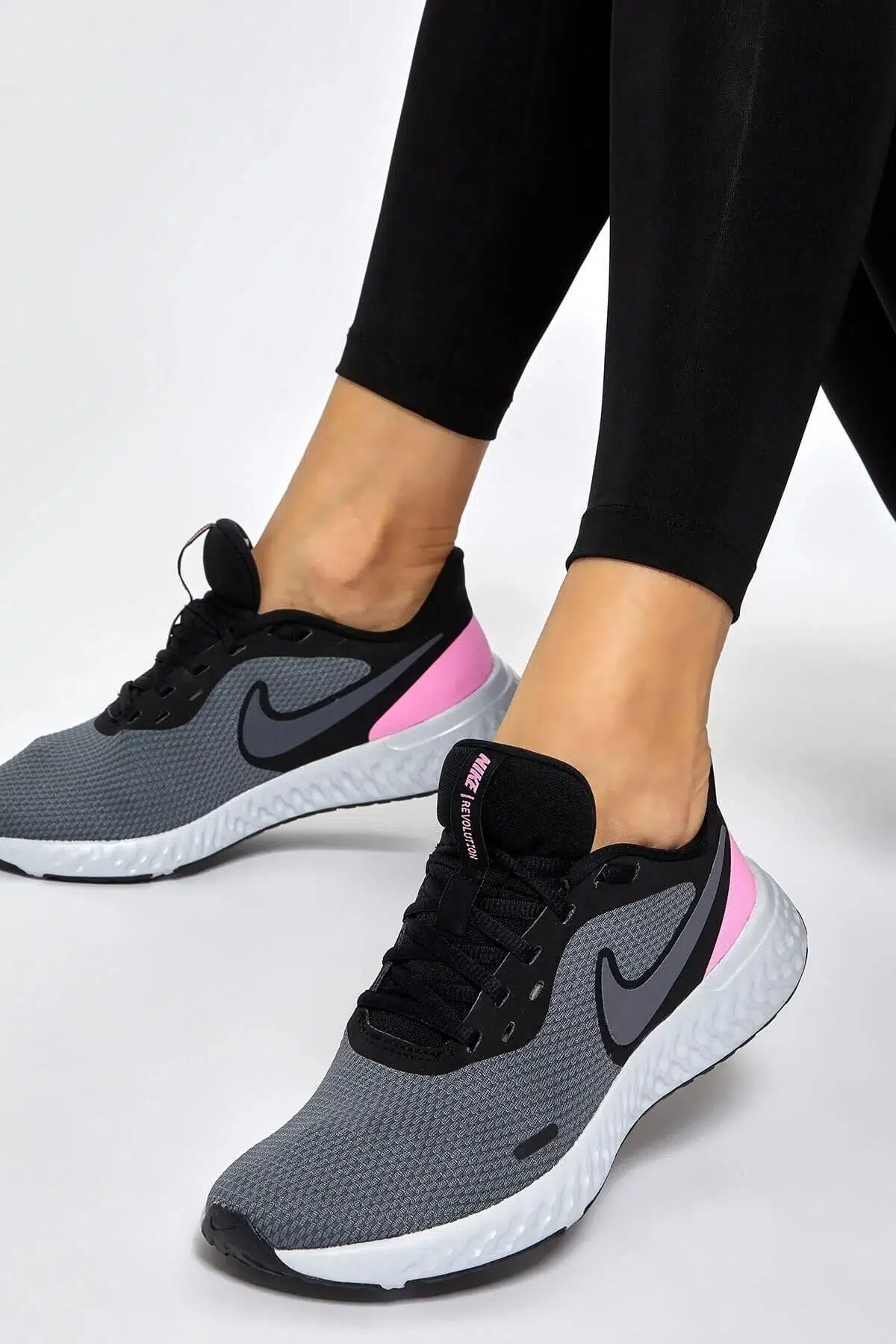 Nike Revolution 5 Yürüyüş Koşu Ayakkabısı BQ