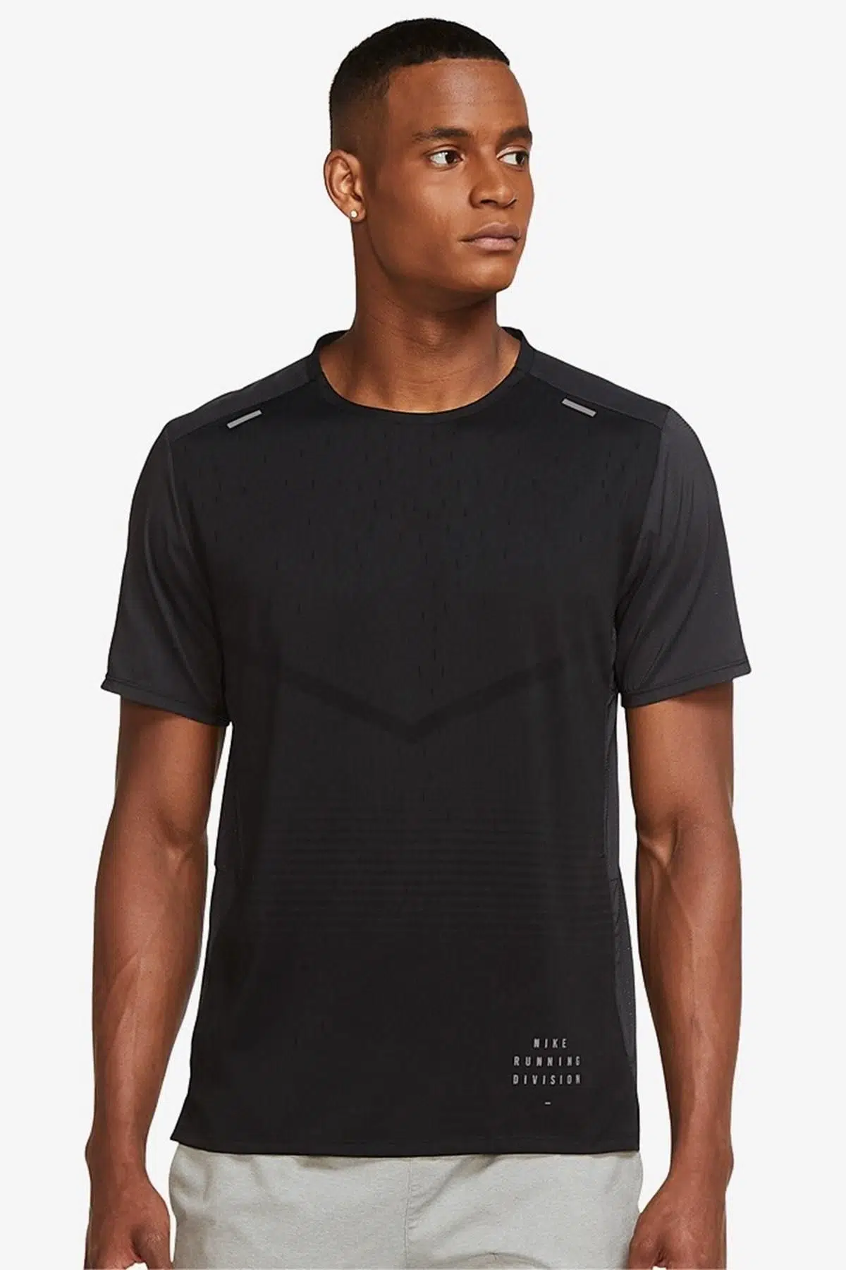 Nike Rise 365 Run Division Short-Sleeve Toparlanır Koşu Tişörtü Siyah