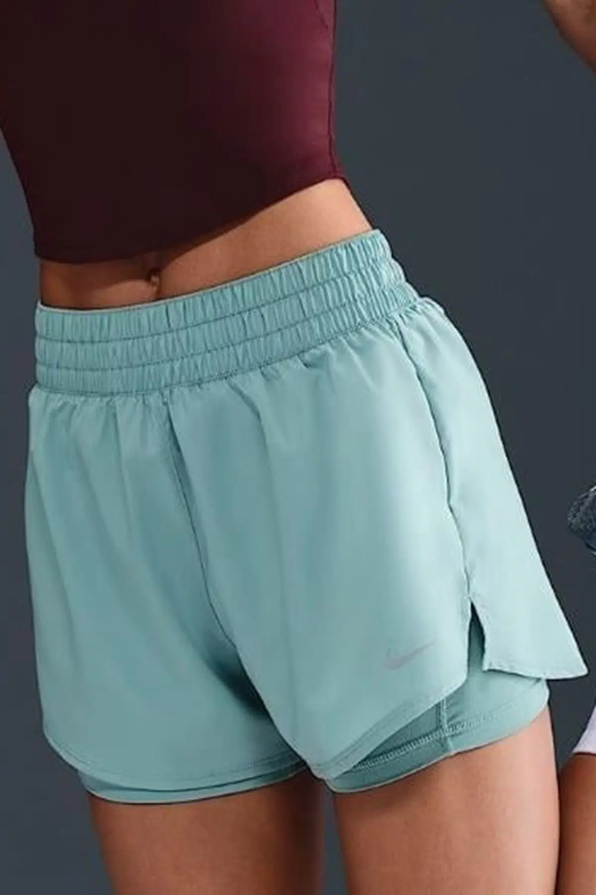 Nike One Dri Fit High Rise 8cm 2 in1 Loose Fit Shorts 2 Kadın Bol Kesim Taytlı Yüksek Bel Antrenman Şortu Yeşil