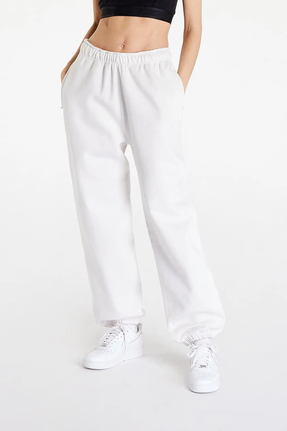 CW5565-030 Nike Solo Swoosh Fleece Pant Pamuklu Şardonlu Bol Kesim Yüksek Bel Kadın Eşofman Altı Kırık Beyaz