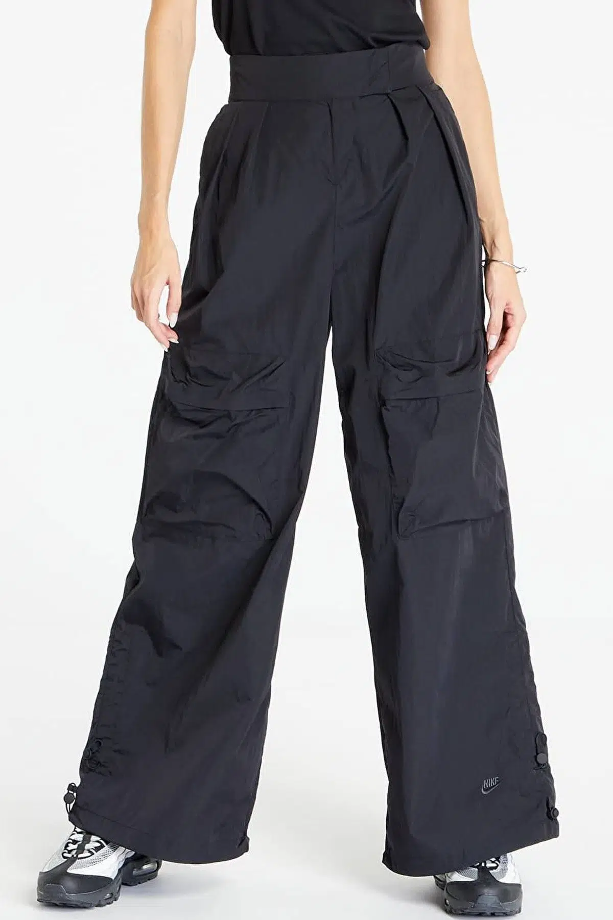 Nike Sportswear Tech Pack Loose Fit Repel Trousers Kadın Dokuma Bol Kesim Yüksek Bel Eşofman Altı Siyah