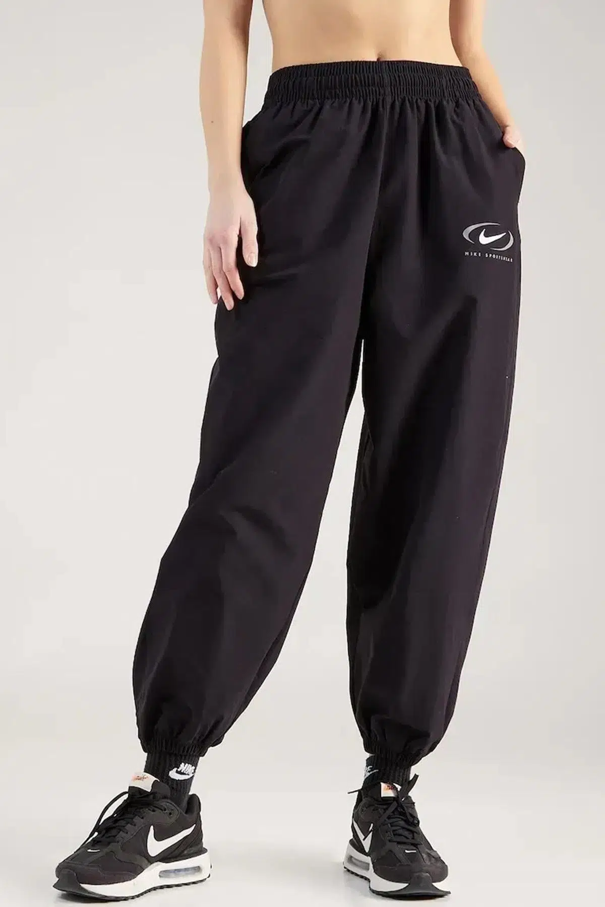Nike Sportswear Women's Woven Loose Fit Joggers Kadın Bol Kesim Dokuma Eşofman Altı Siyah