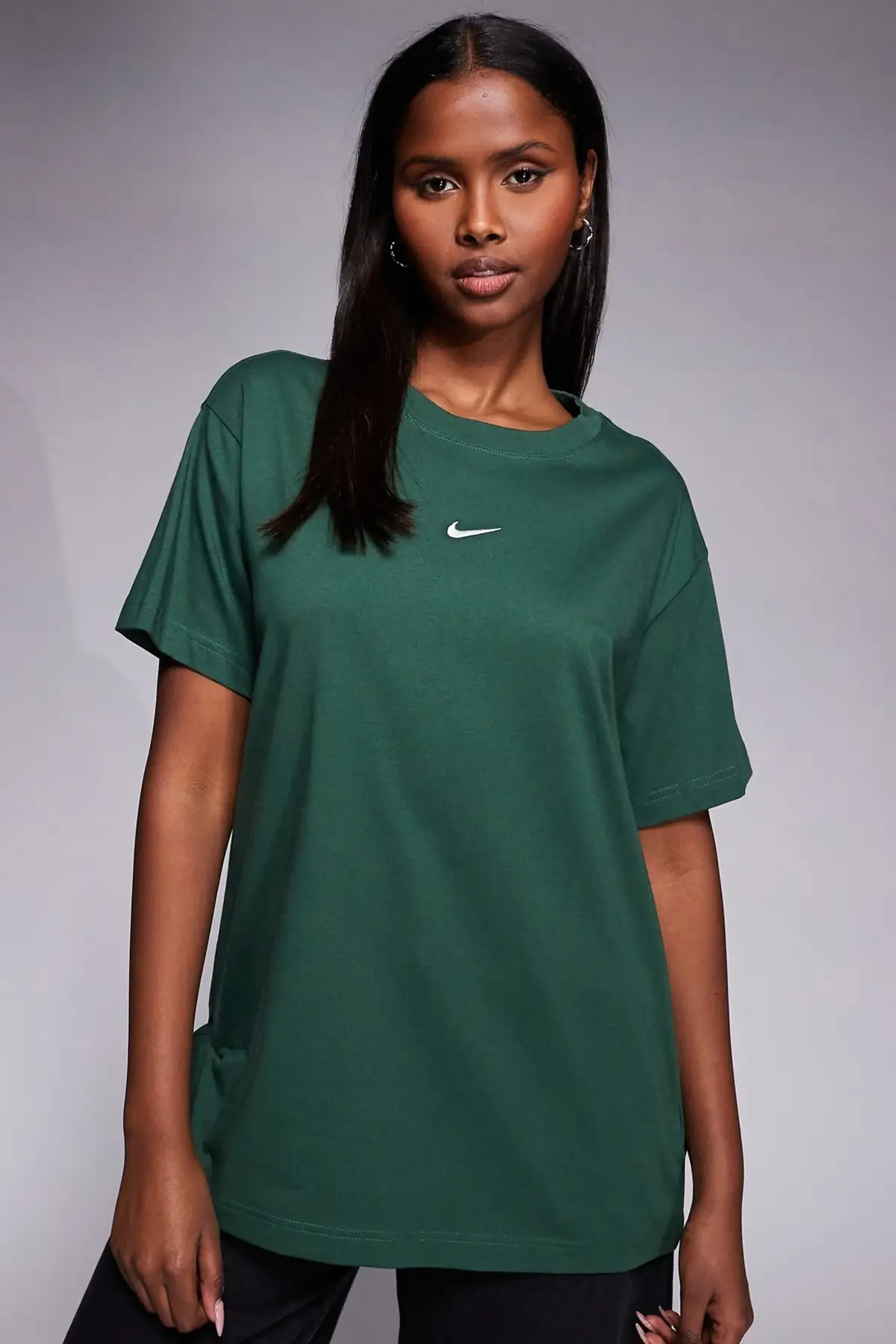 IH7601-323 Nike Sportswear Classic Oversize SS Womens Tshirt Bol Kesim Kadın Tişört Yeşil