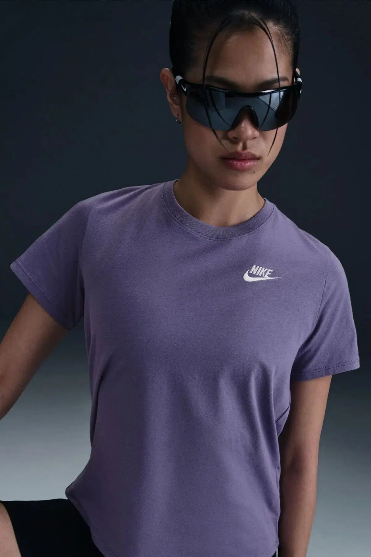 Nike Sportswear Club Essentials Womens T-Shirt Kadın Tişört Mor