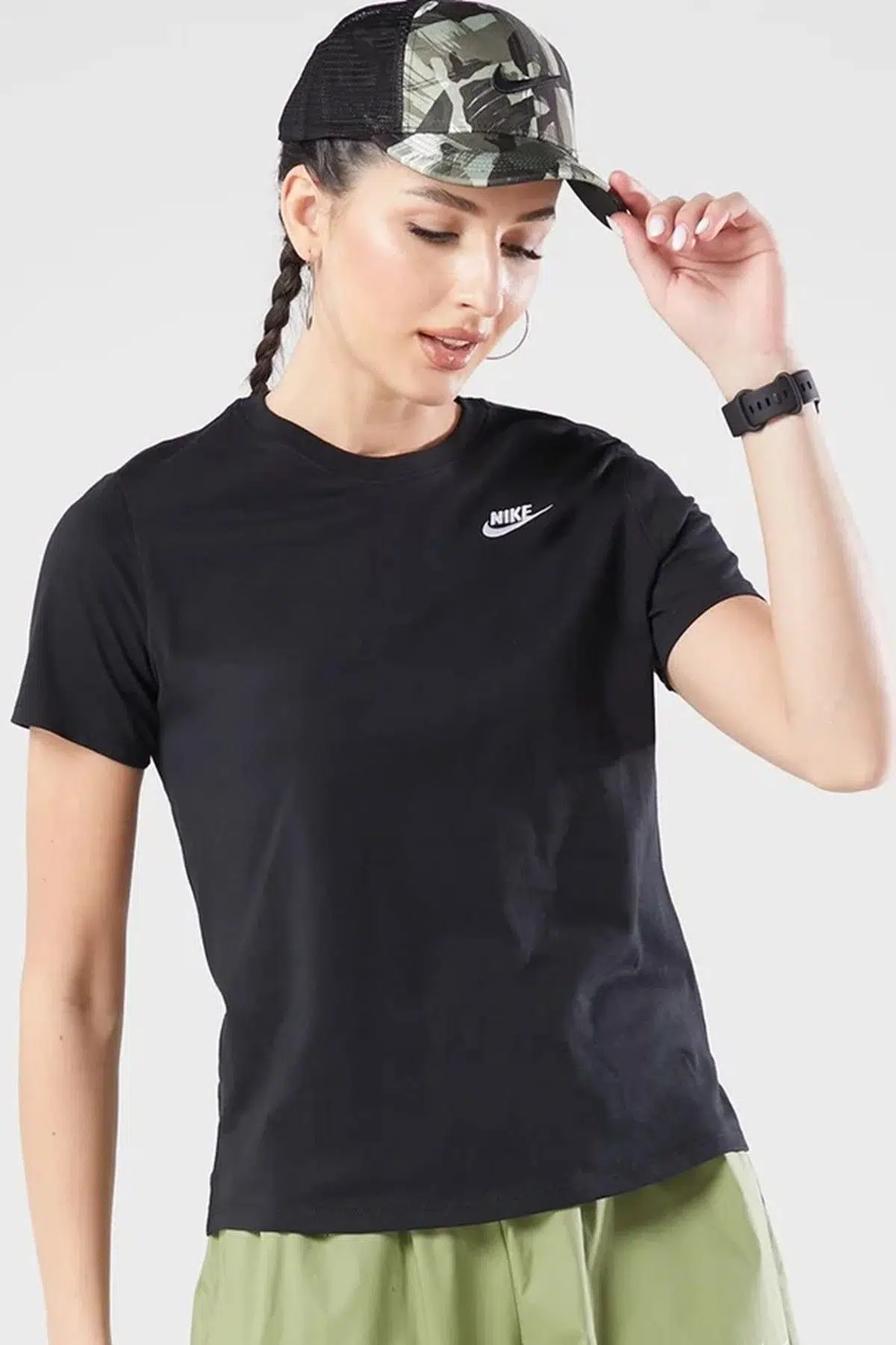 Nike Sportswear Club Essentials Womens T-Shirt Kadın Tişört Siyah