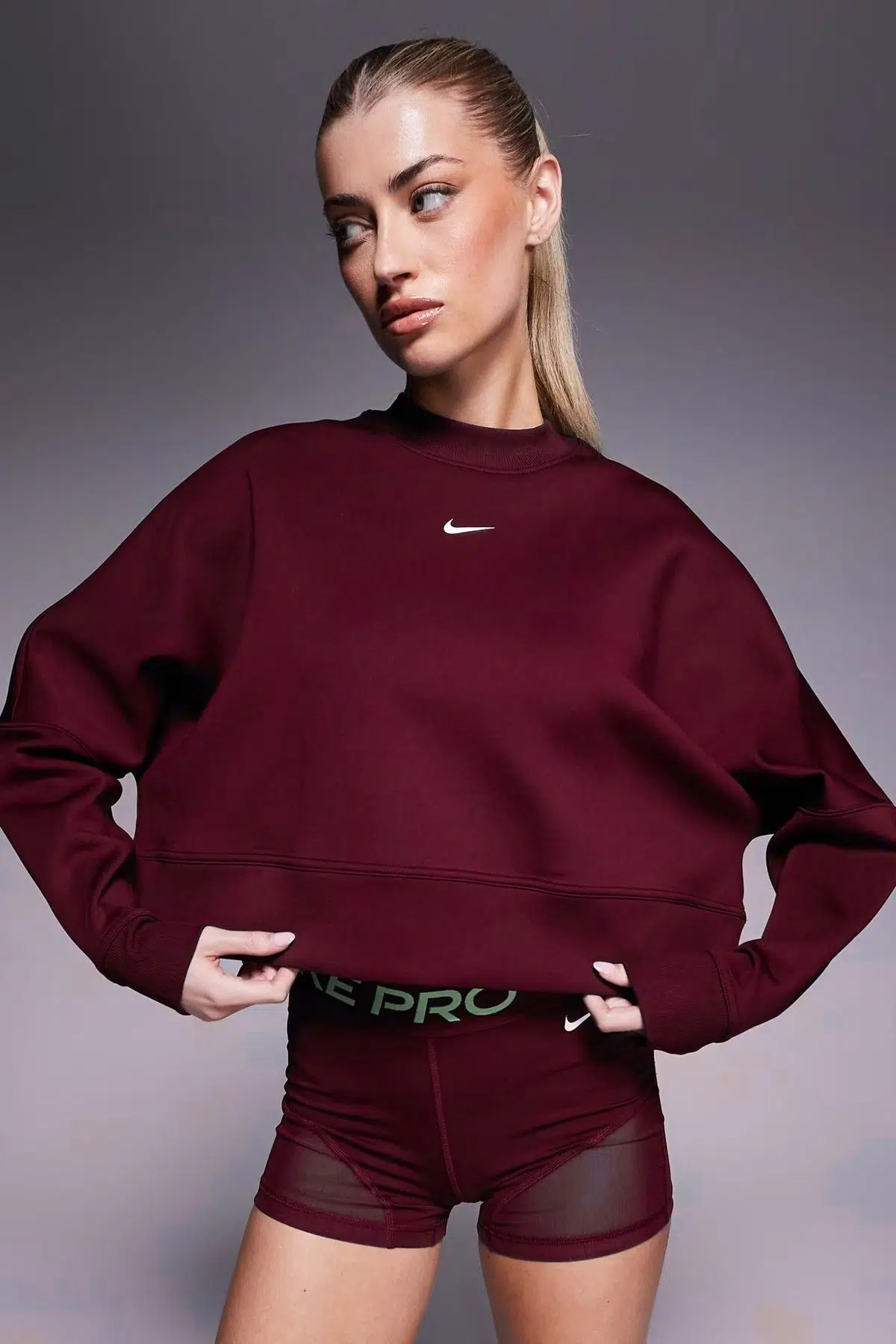 Nike Dri Fit Oversize Crew Neck Crop Sweatshirt Kadın Oversize Crop Sweatshirt Bordo