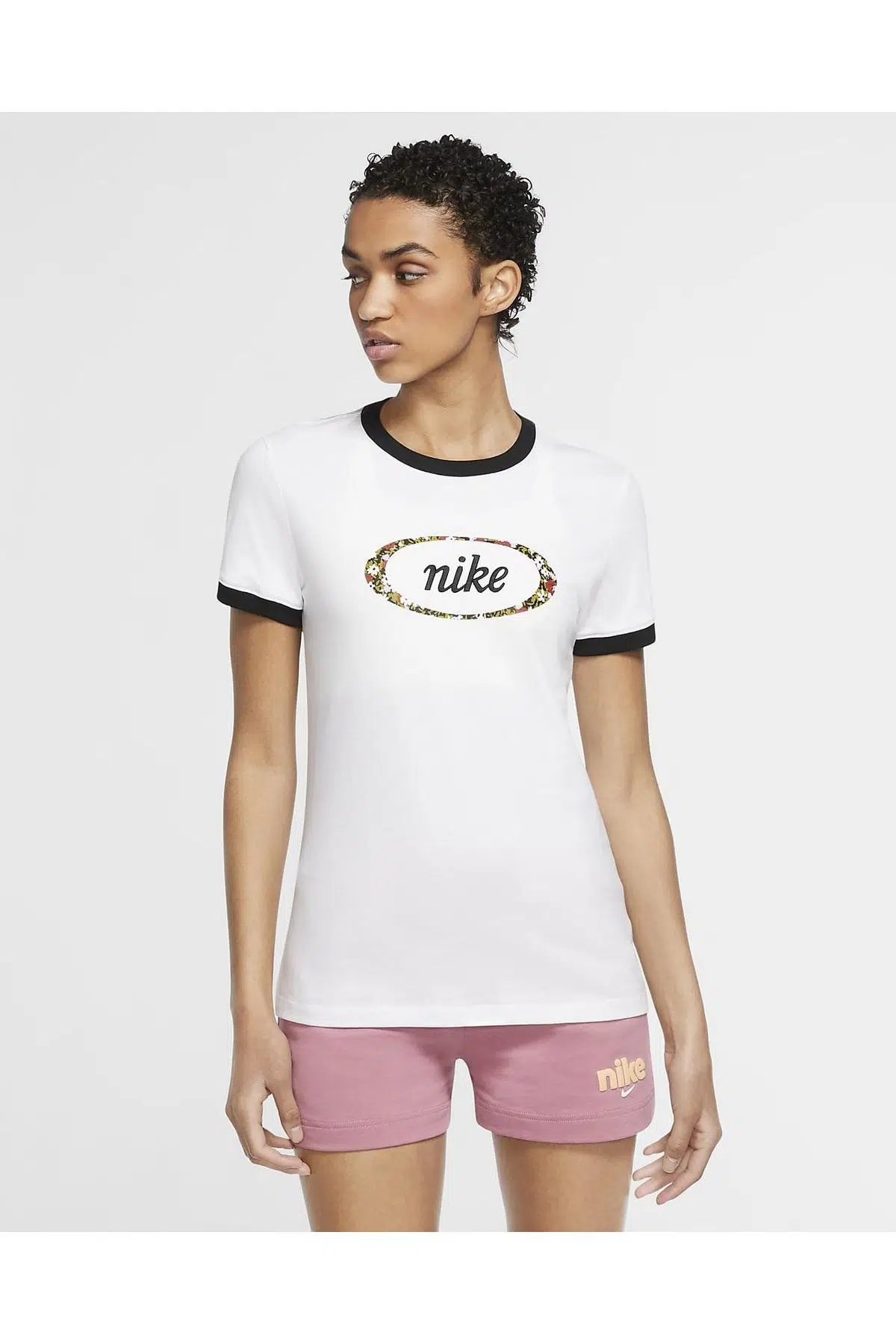 Nike Sportswear Femme Ringer Nakışlı Kadın Tişört - Beyaz