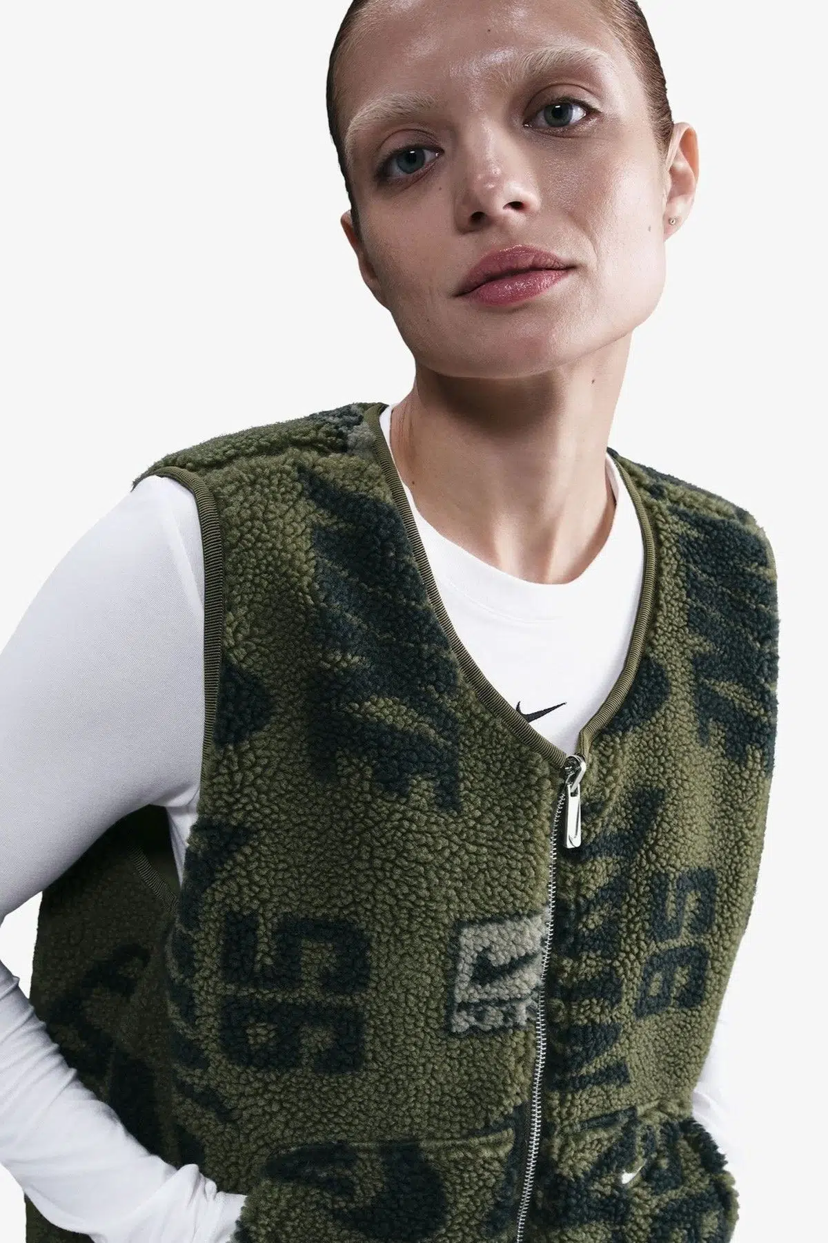  Nike Sportswear Fleece Sherpa Winterized Reversible Sythetic Fill Full-Zip Çift Traflı Kadın Peluş Sentetik Dolgu Yelek Yeşil