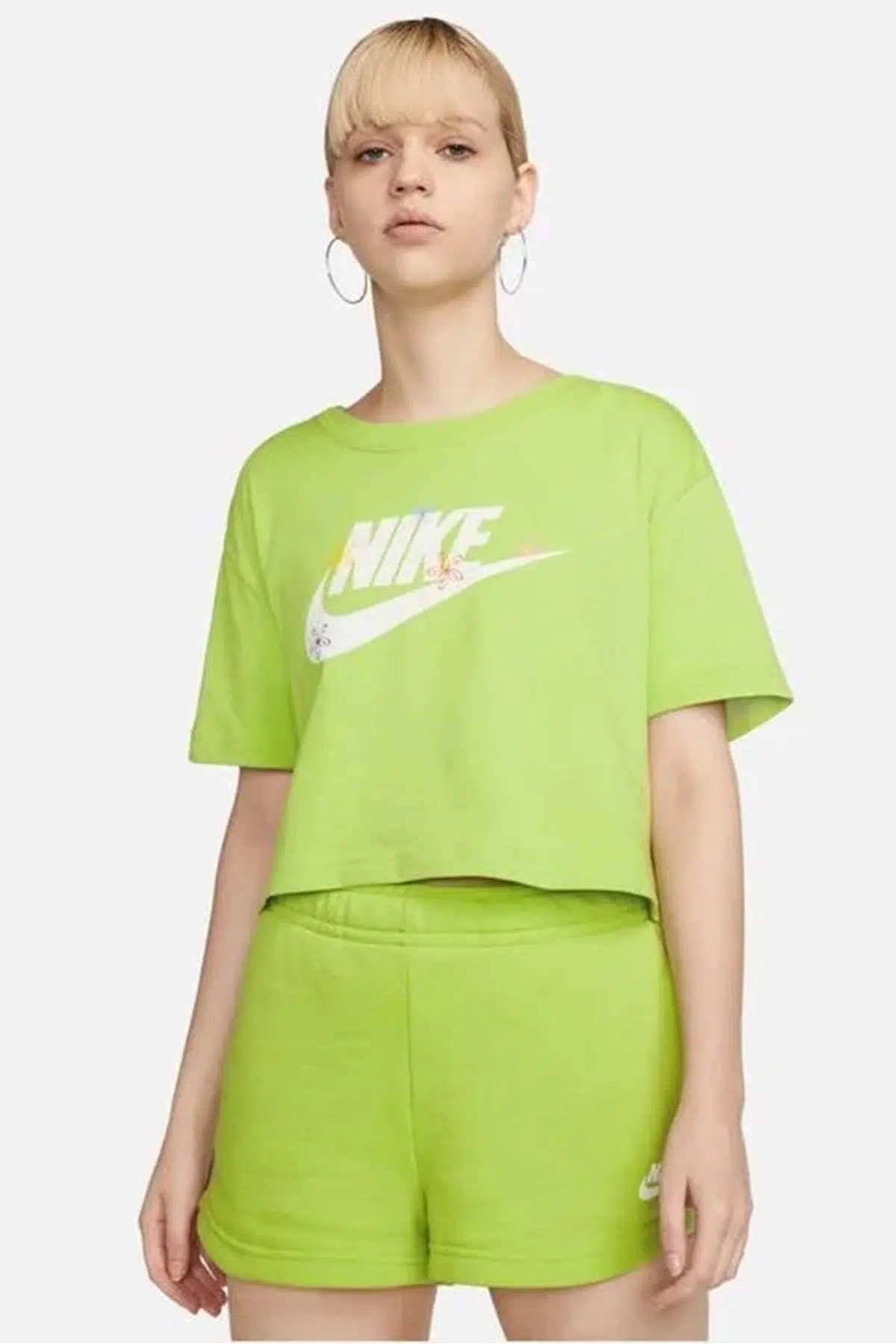Nike Sportswear Futura Flover Graphic Crop Short Sleeve Kadın Tişört Yeşil