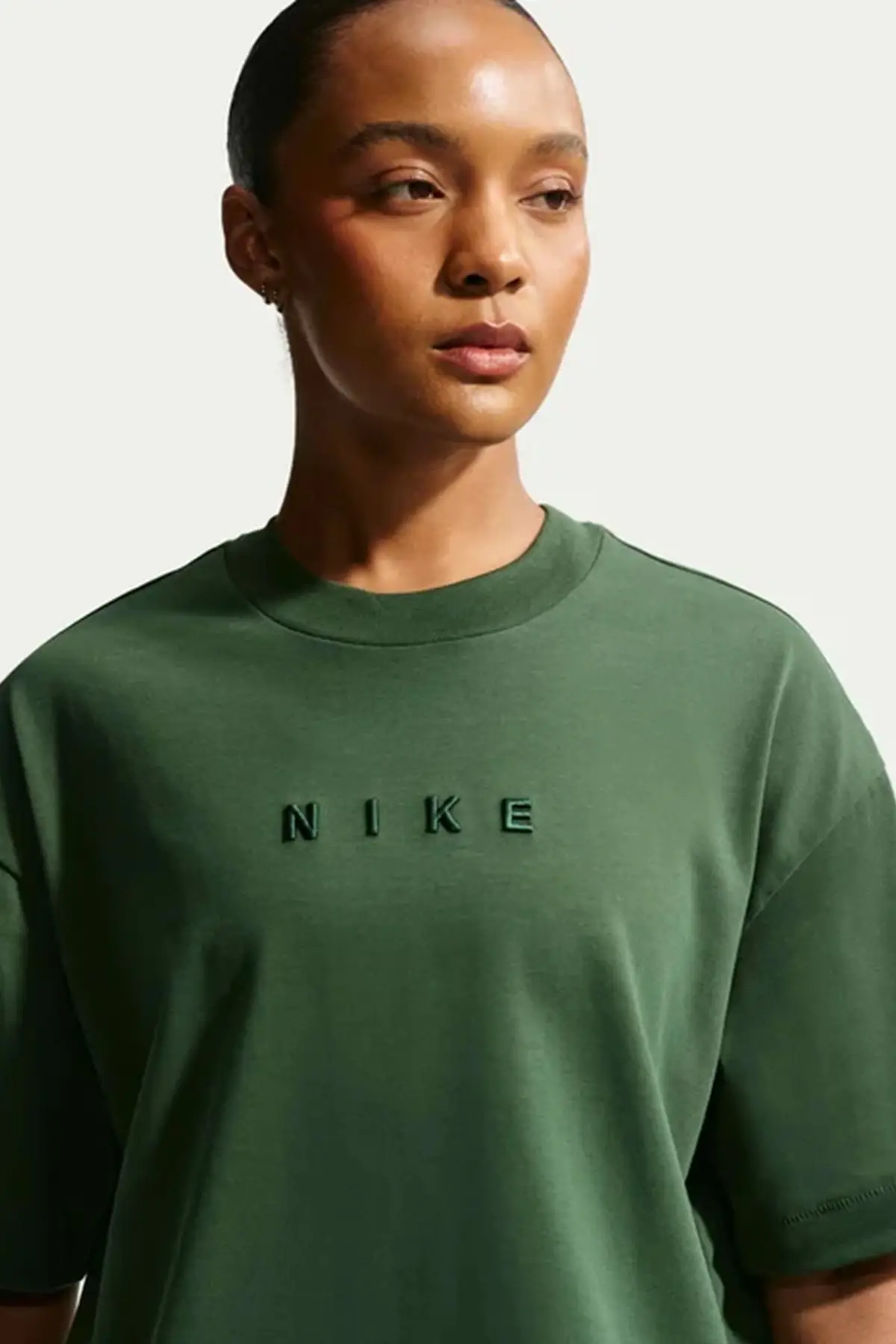 HV4955-222 Nike Sportswear Luxe SS Oversized Womens Tee Boxy Bol Kesim Kadın Tişört Haki