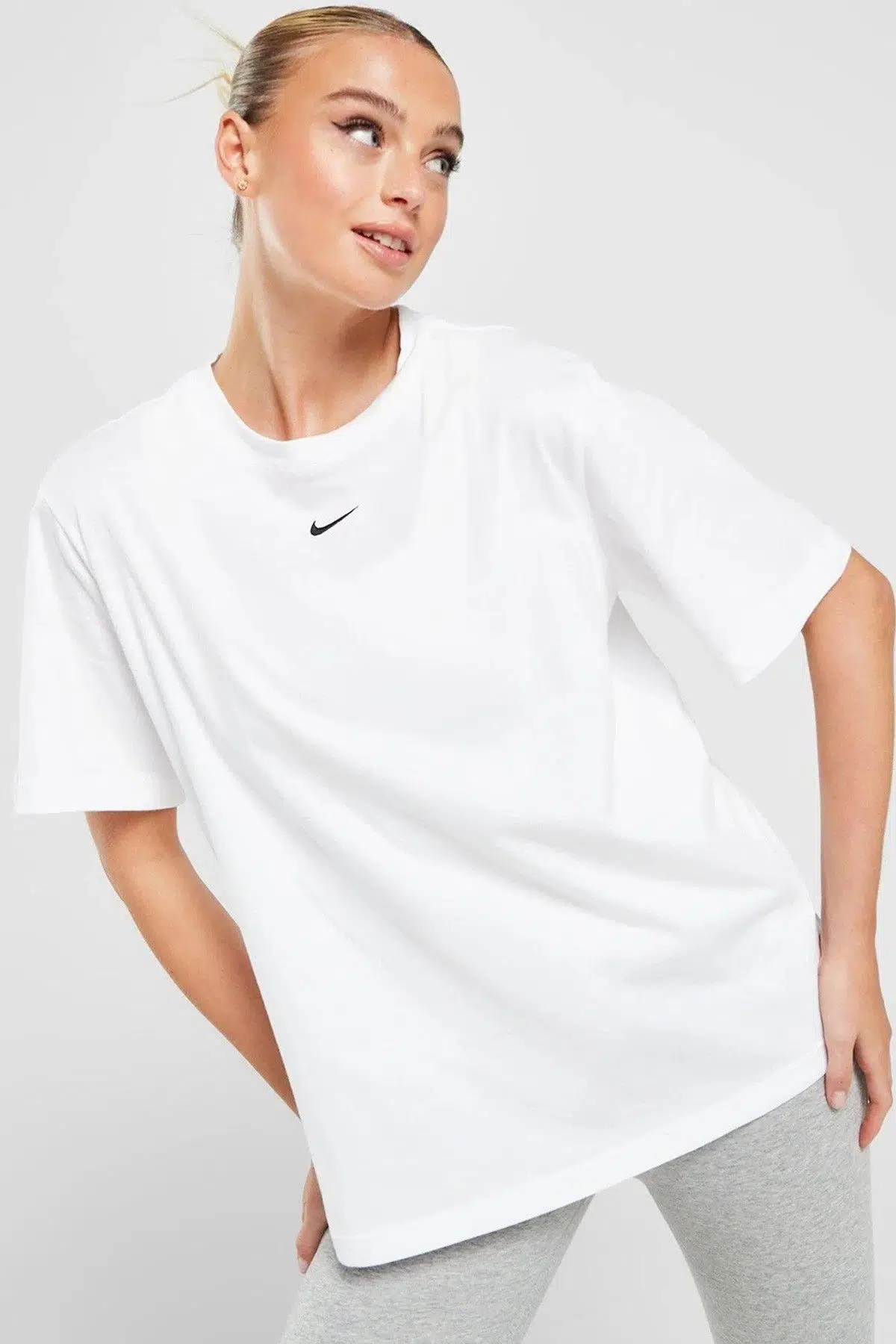 Nike Sportswear Organic Cotton Loose Fit T-shirt Kadın Nakış Swooslu Bol Kesim Tişört Beyaz