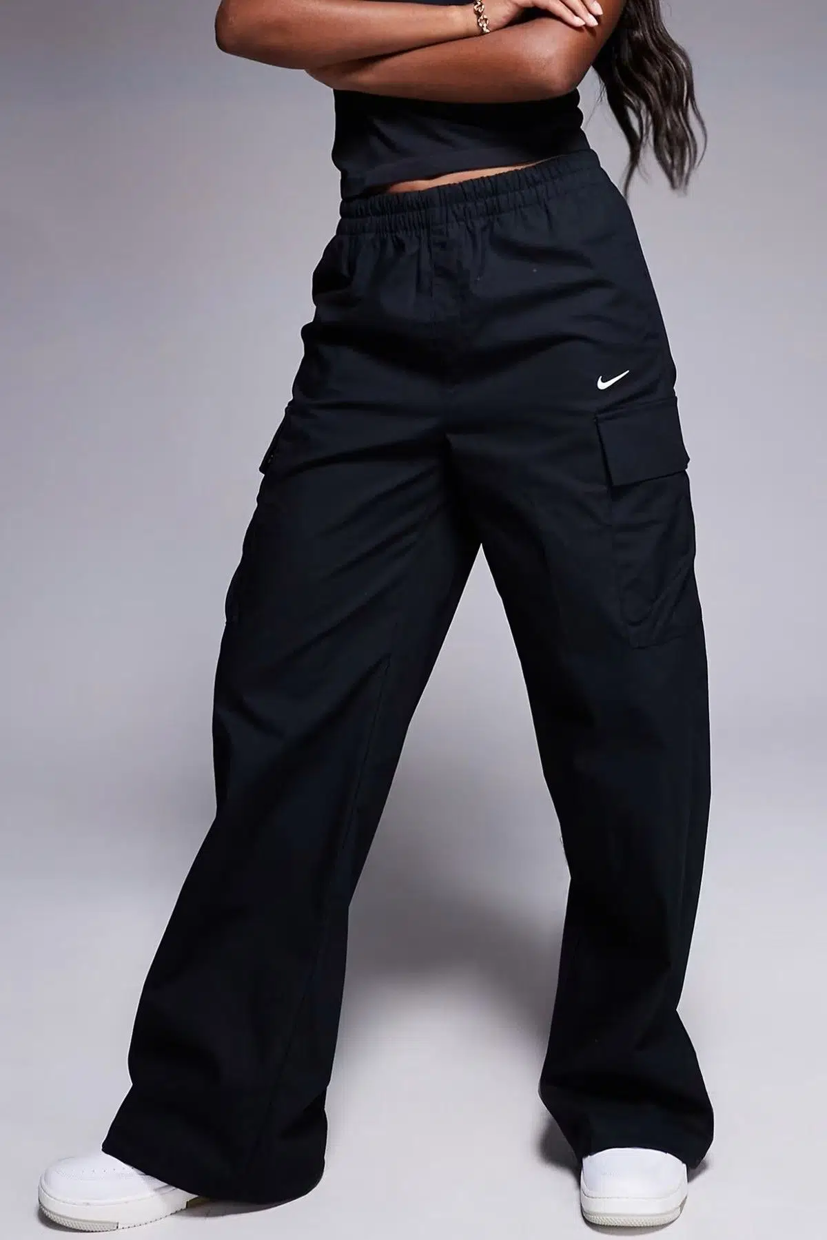 Nike Sportswear Essential Wovens Cargo Pant Kadın Kargo Cepli Dokuma Eşofman Altı Siyah