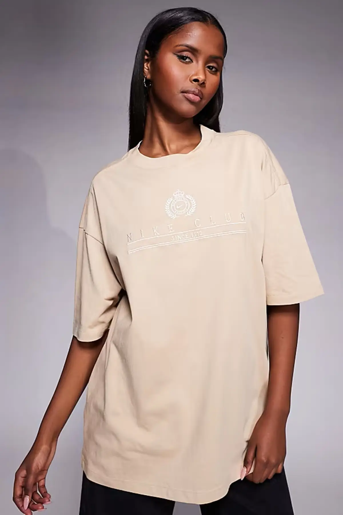 IQ0899-286 Nike Sportswear Oversized Classic Country Club SS Tee Bol Kesim Kadın Tişört Bej 