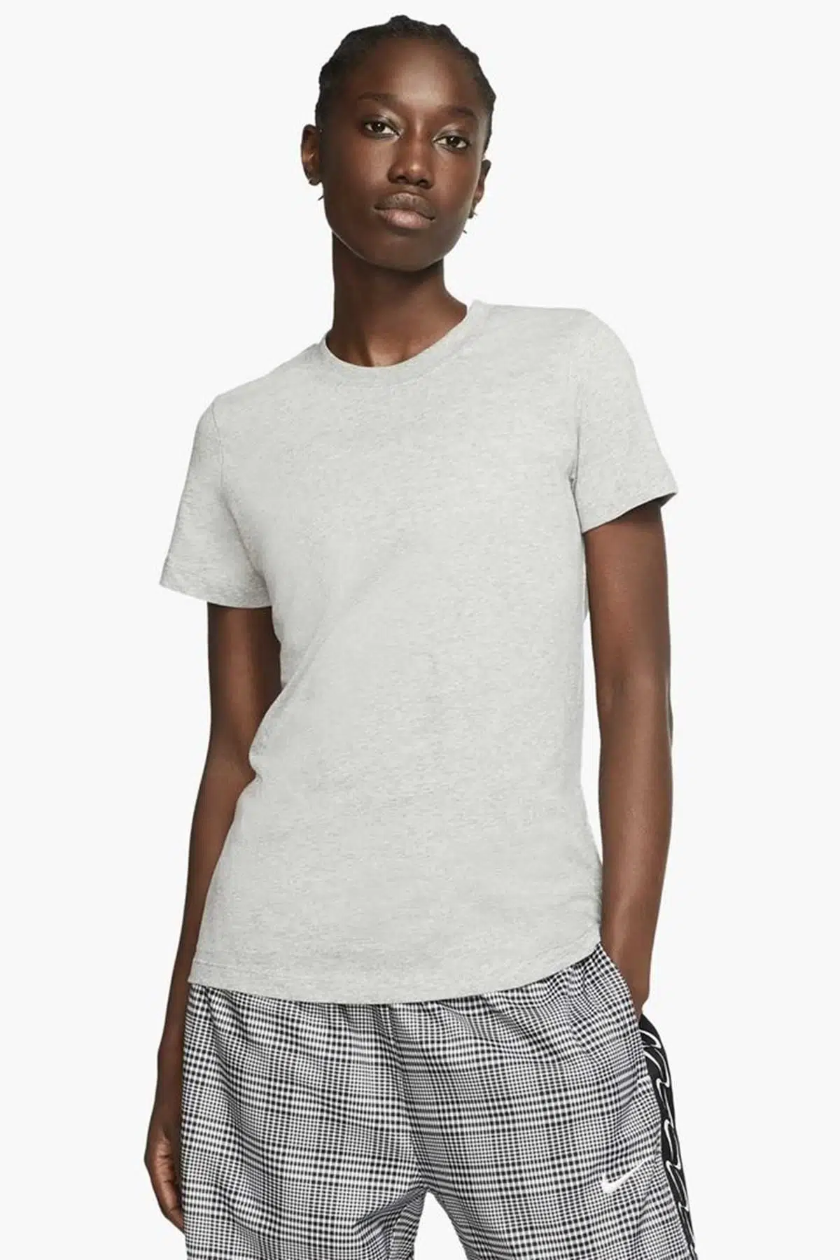 Nike Sportswear Club SS Tee Gray Kısa Kollu Fit ince Kadın Tişörtü Gri