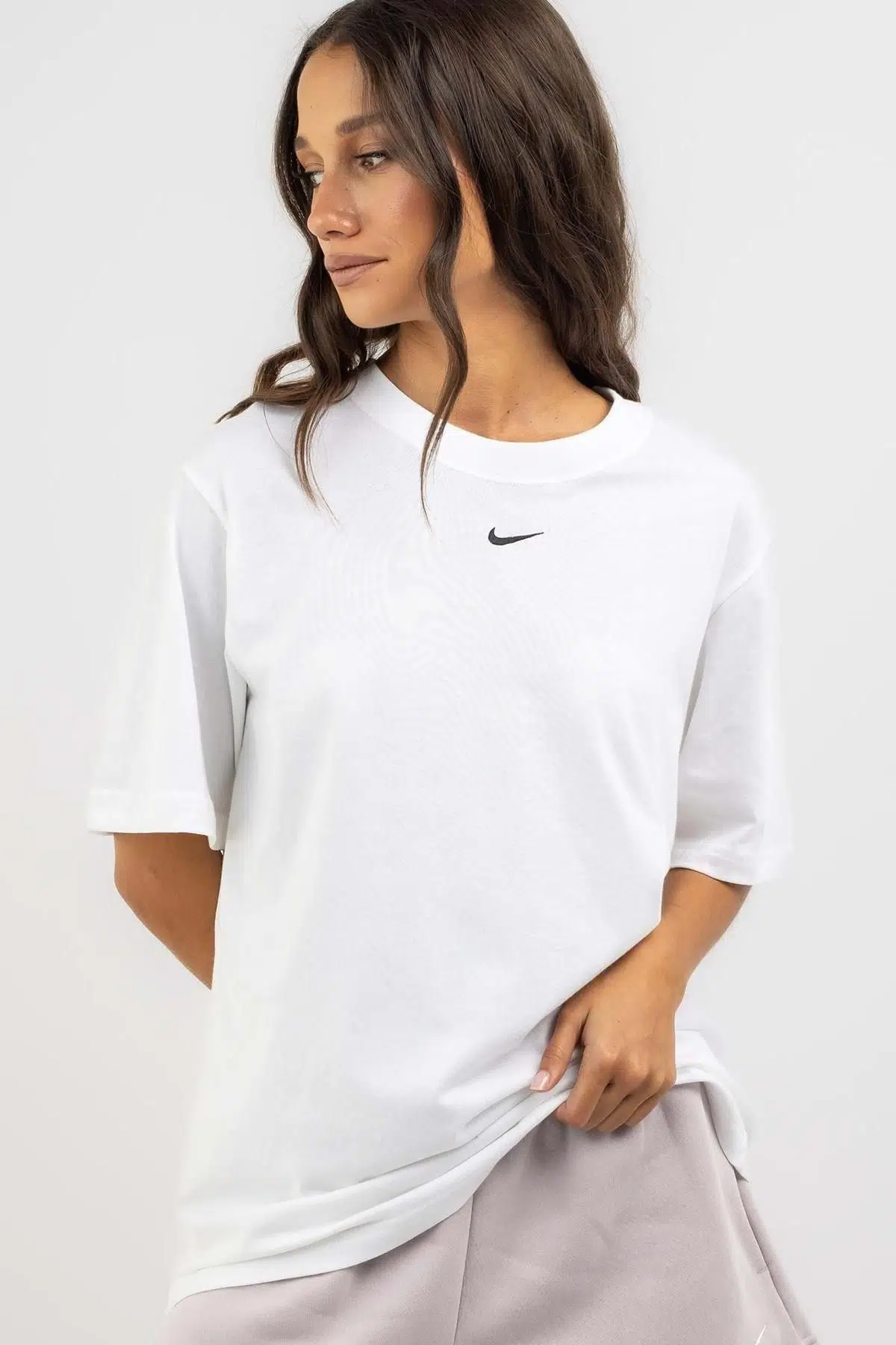 Nike Sportswear Oversized Tee Unisex Nakış Swooslu Bol Kesim Tişört Beyaz