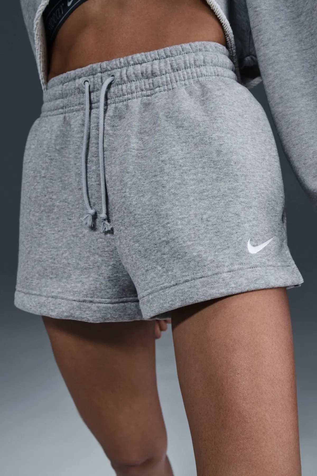 IF2132-063 Nike Sportswear Phoenix Fleece Mid Rise 2" inc Short Kadın Şardonlu Kalın Şort Gri