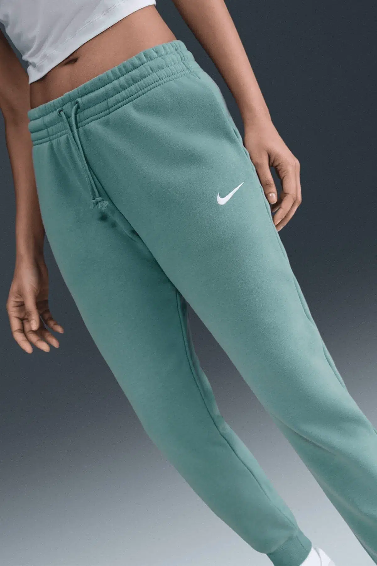 Nike Sportswear Phoenix Fleece Standart Fit Mid Rise Jogger Kadın Eşofman Altı Yeşil